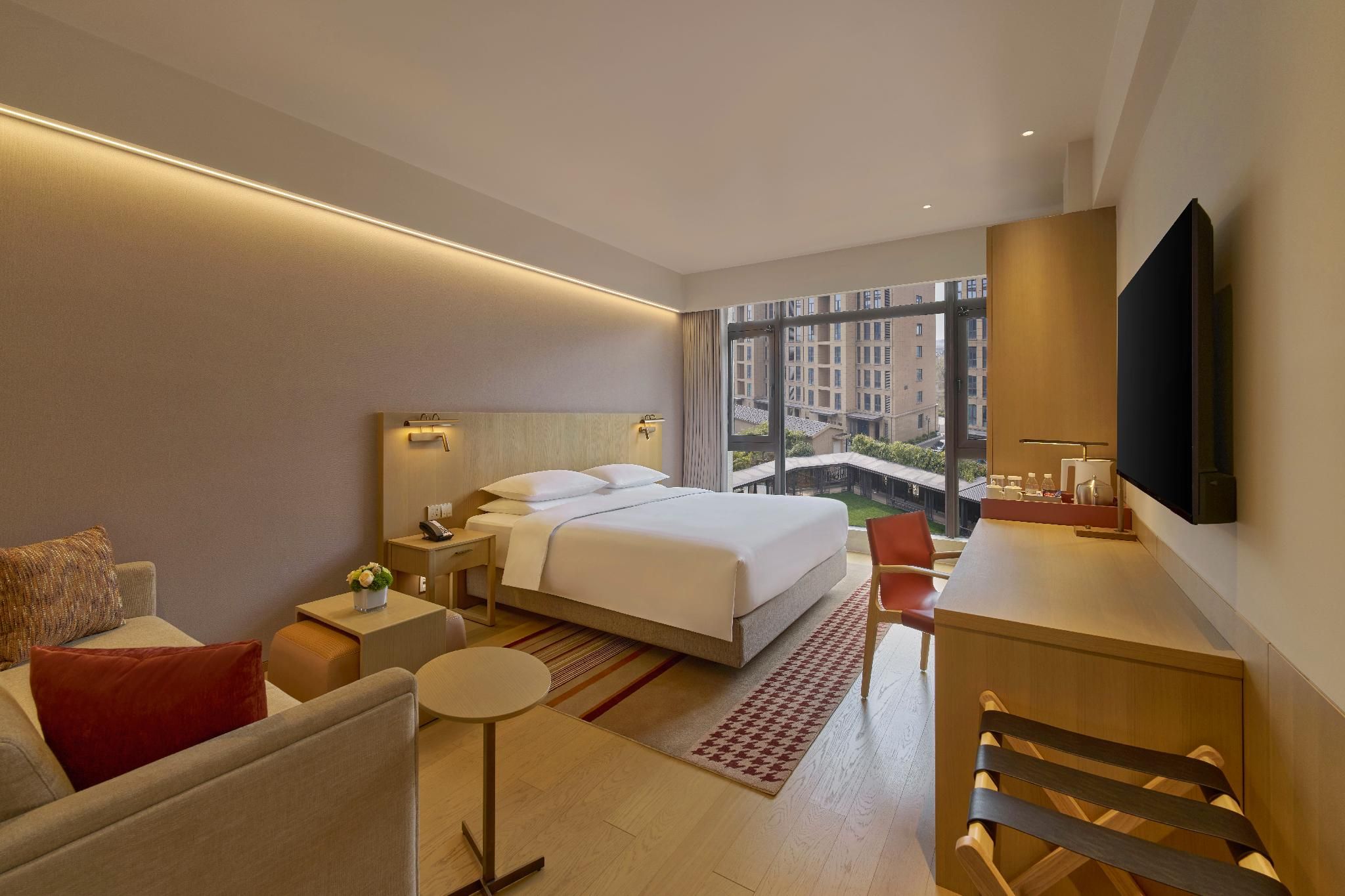 1 King Bed
