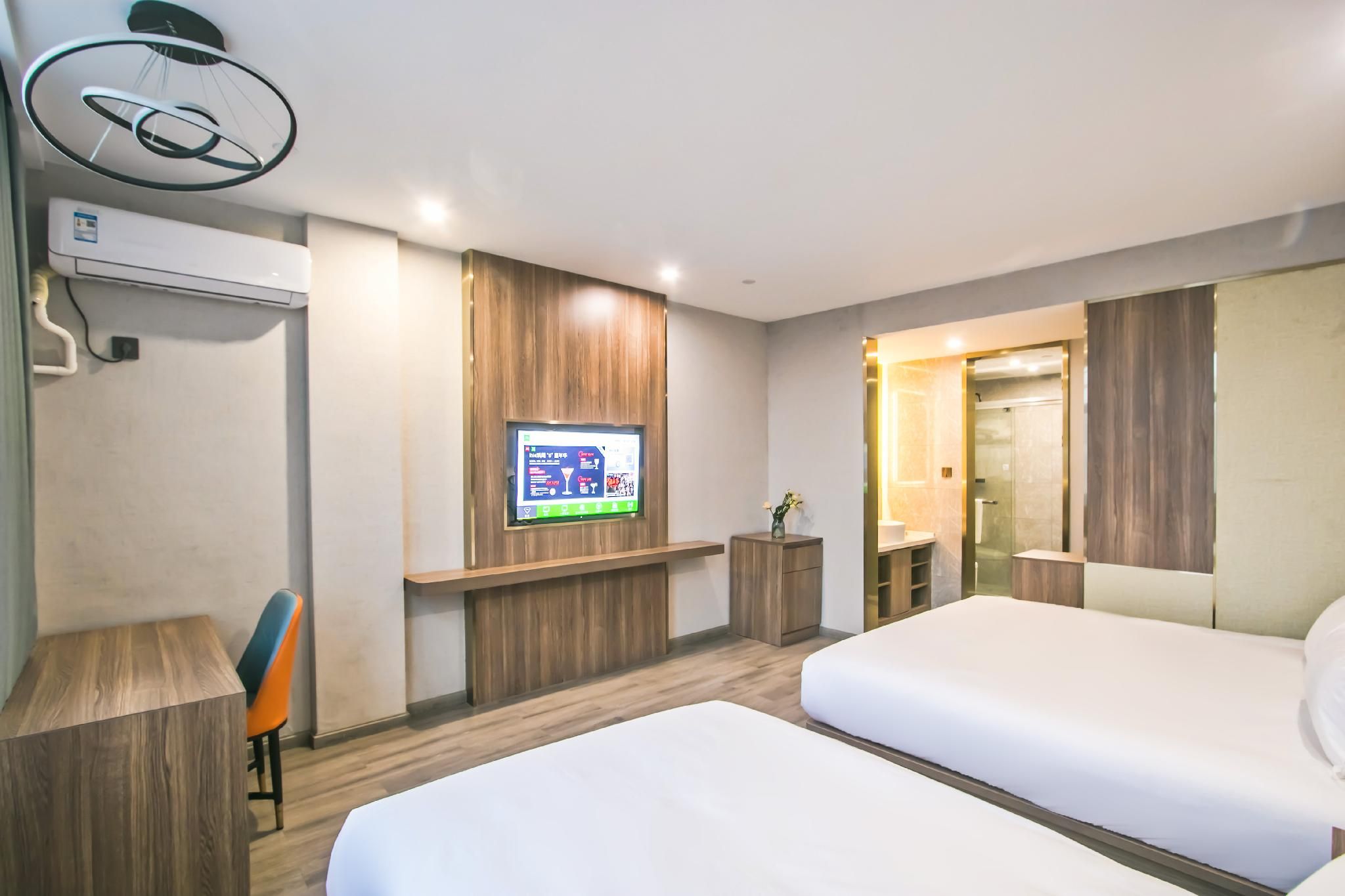 Huazhu - Family Room
