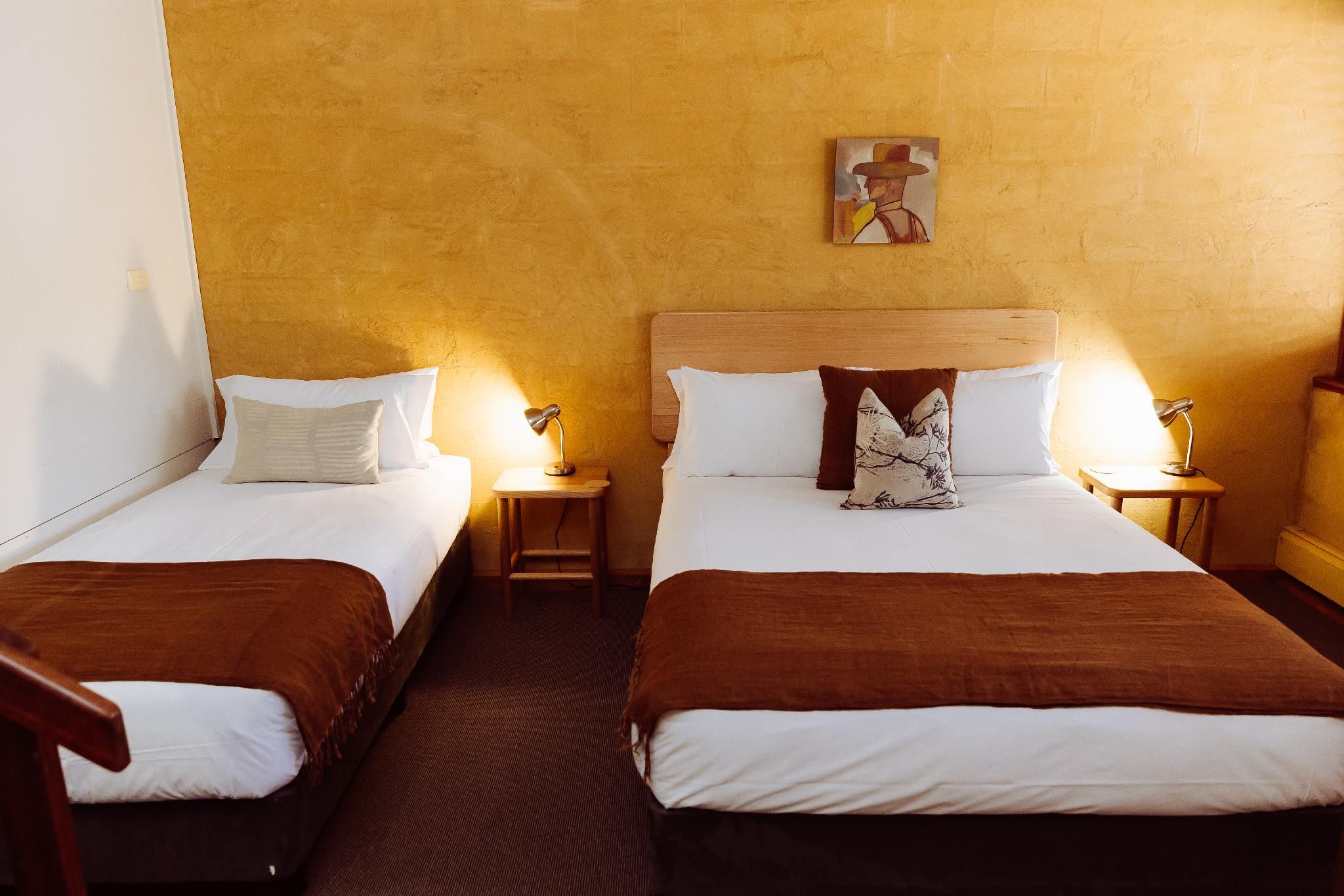 Deluxe Twin Suite