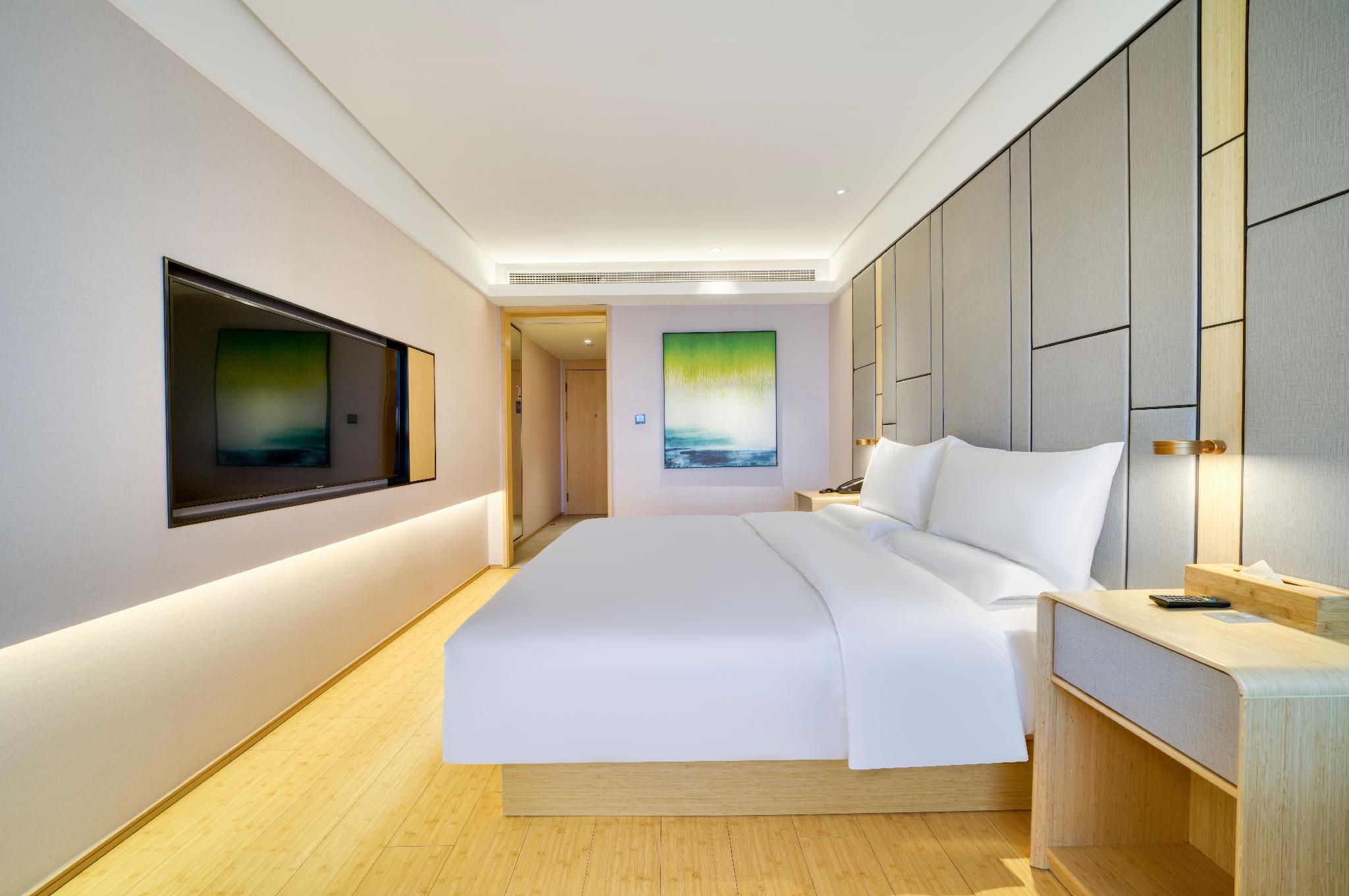 Business Queen Bed Room