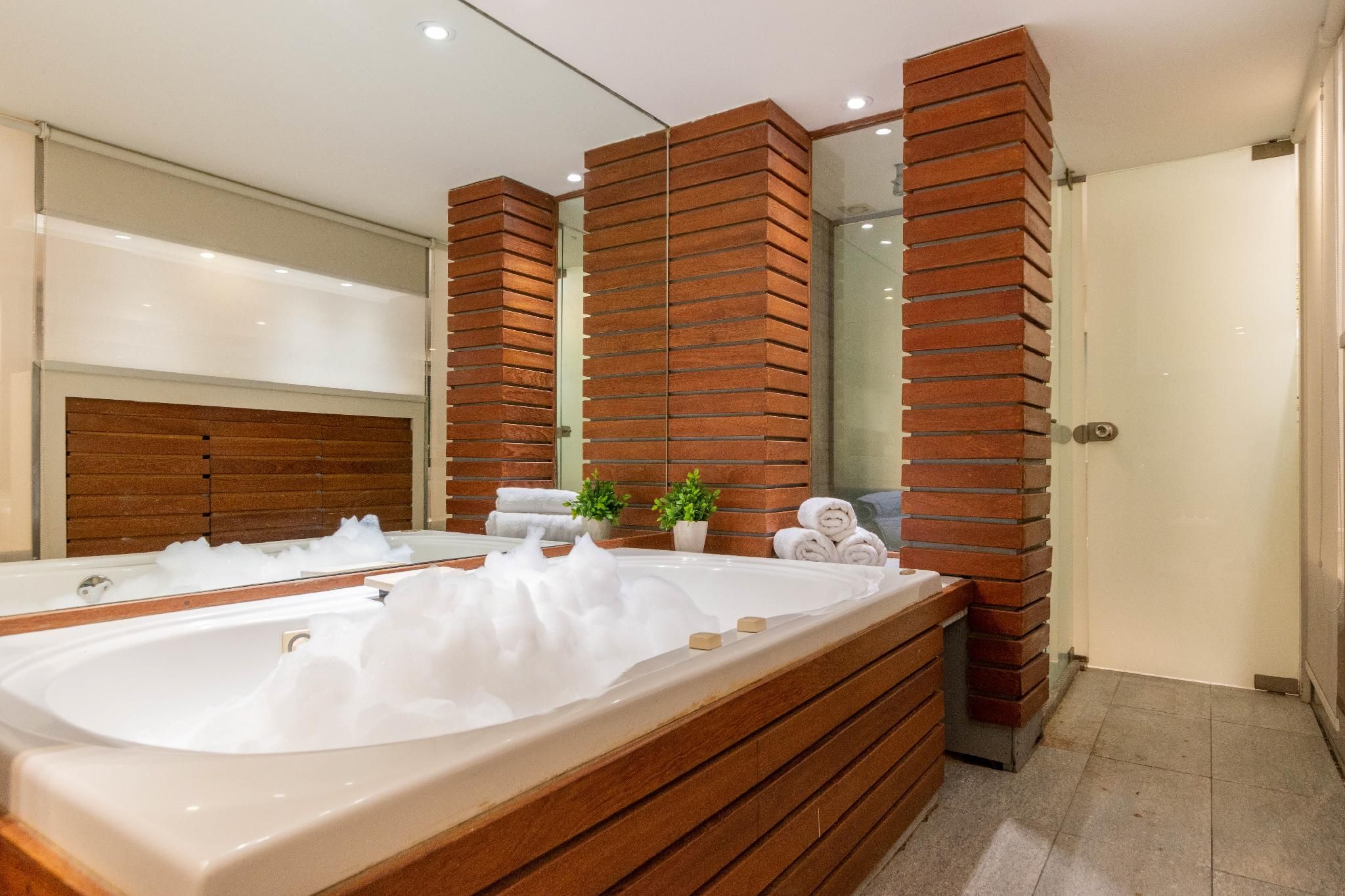 Deluxe Apartment with Jacuzzi