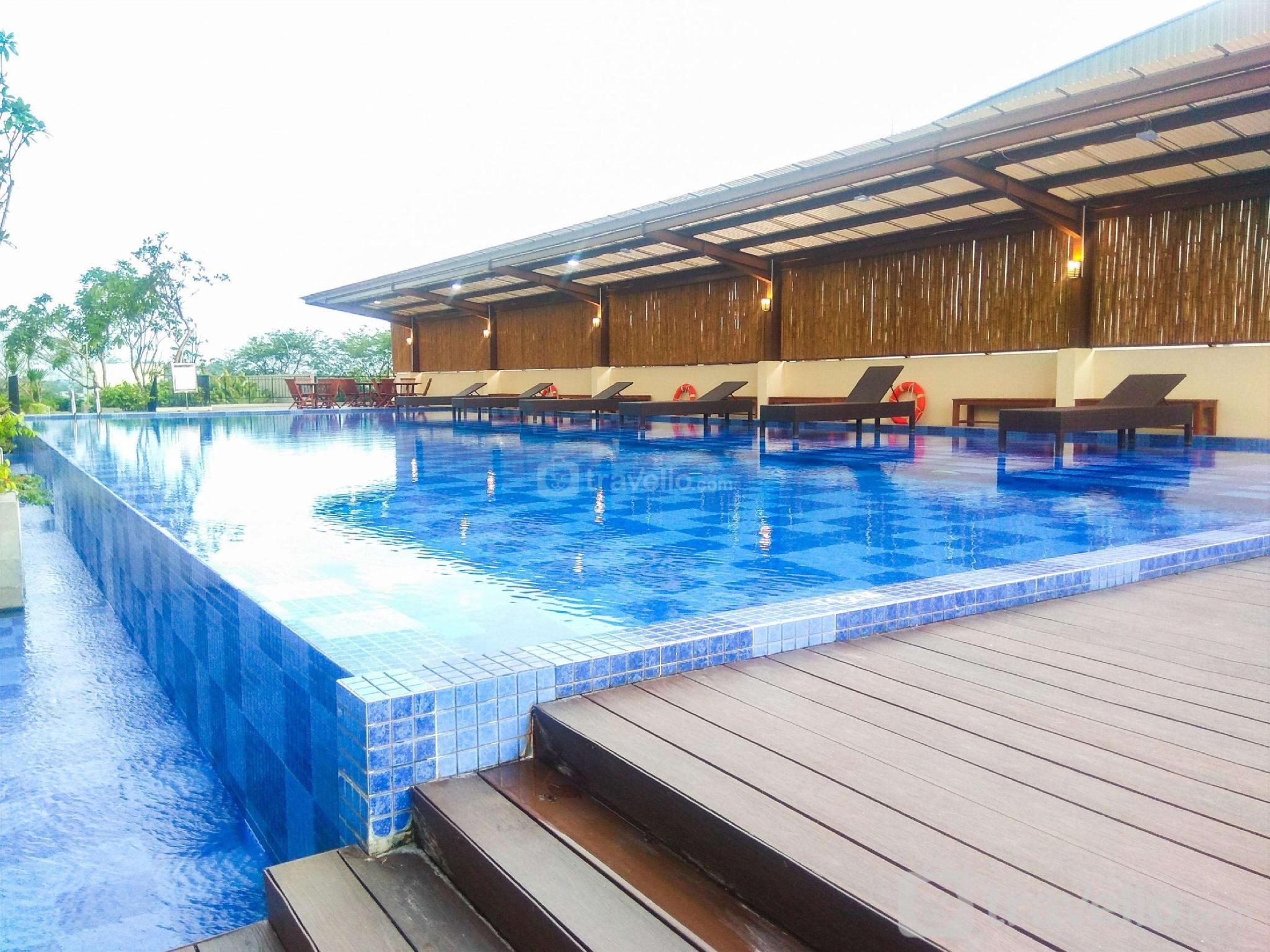 Comfort Minimalis Studio Azalea Suites By Travelio