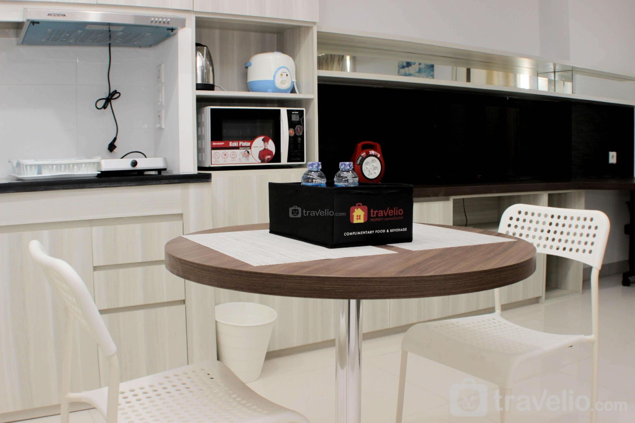 Comfort Minimalis Studio Azalea Suites By Travelio