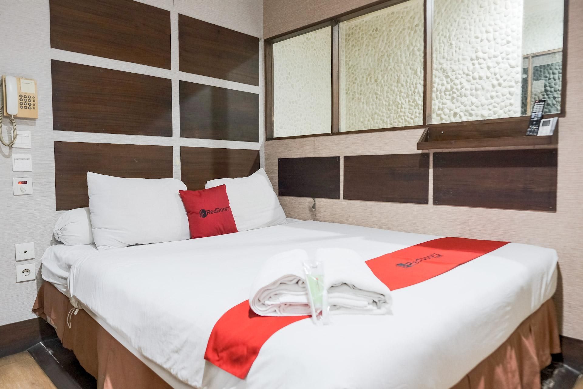 RedDoorz Room