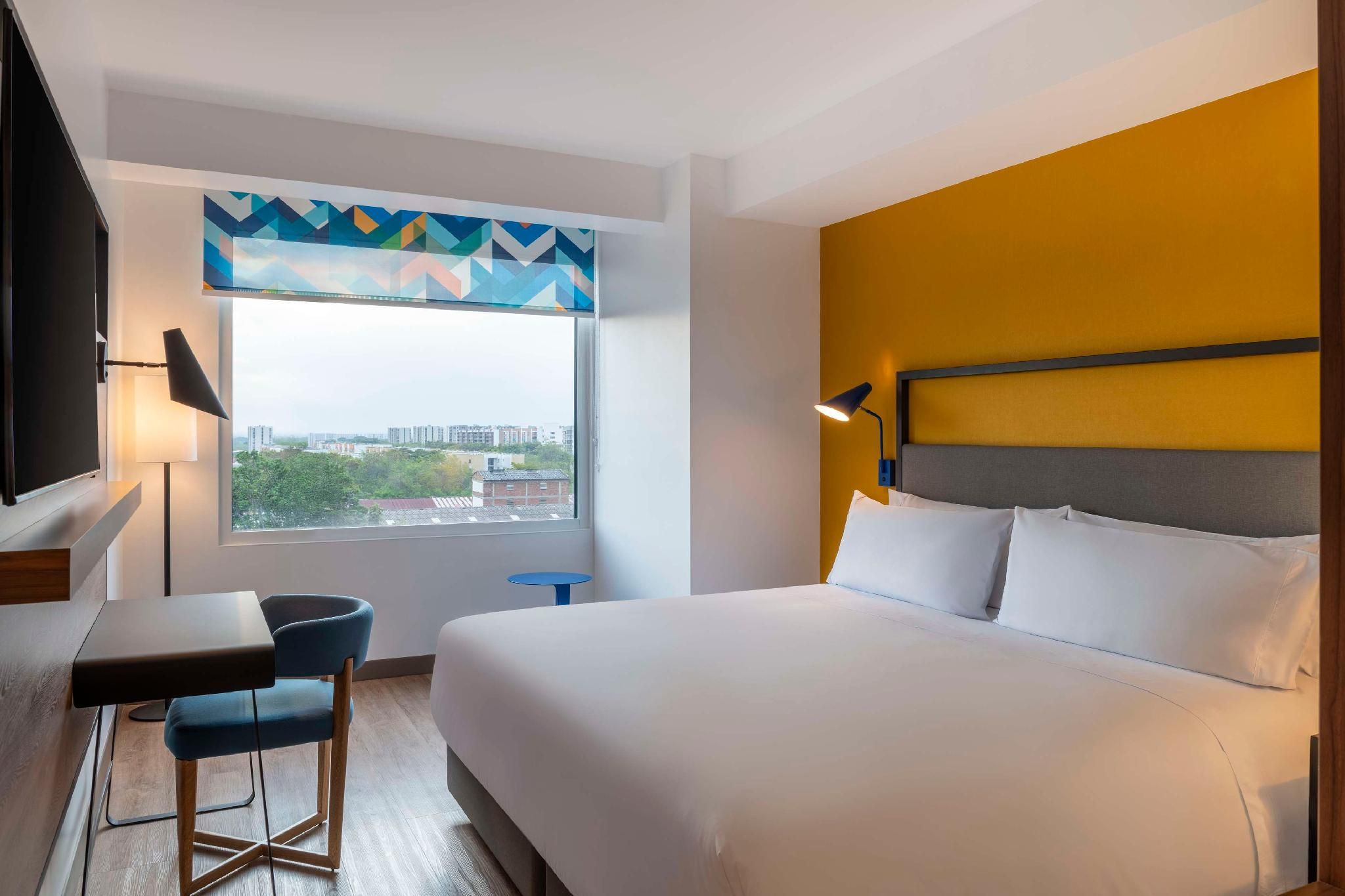 1 King Bed W/ Walk In Shower