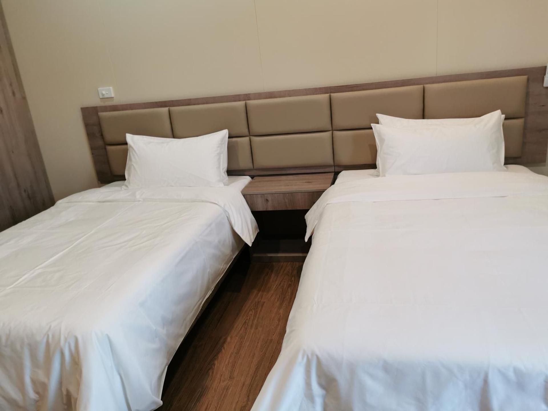 Sunshine Gardens Bourke Resort Twin Room with Private Bathroom 2