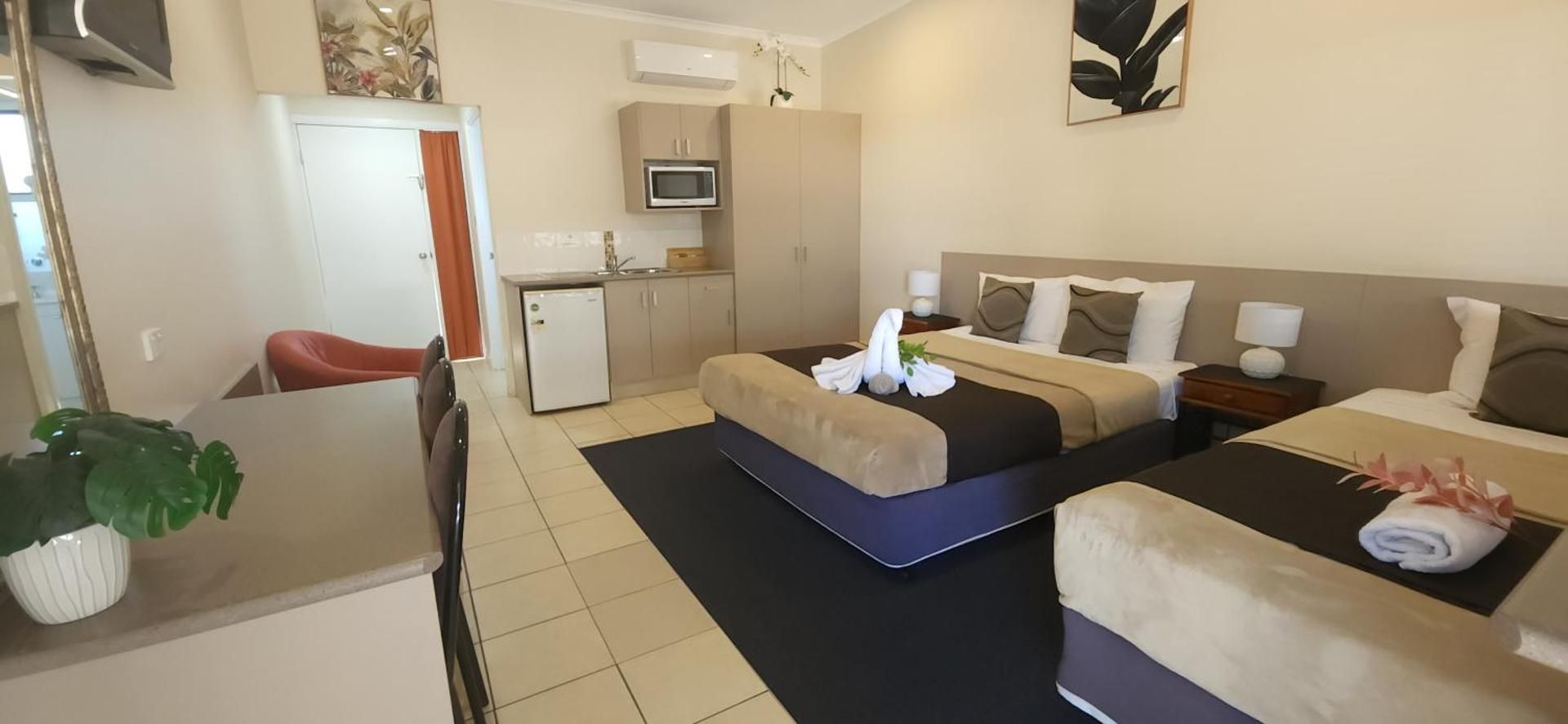 Deluxe Queen Room