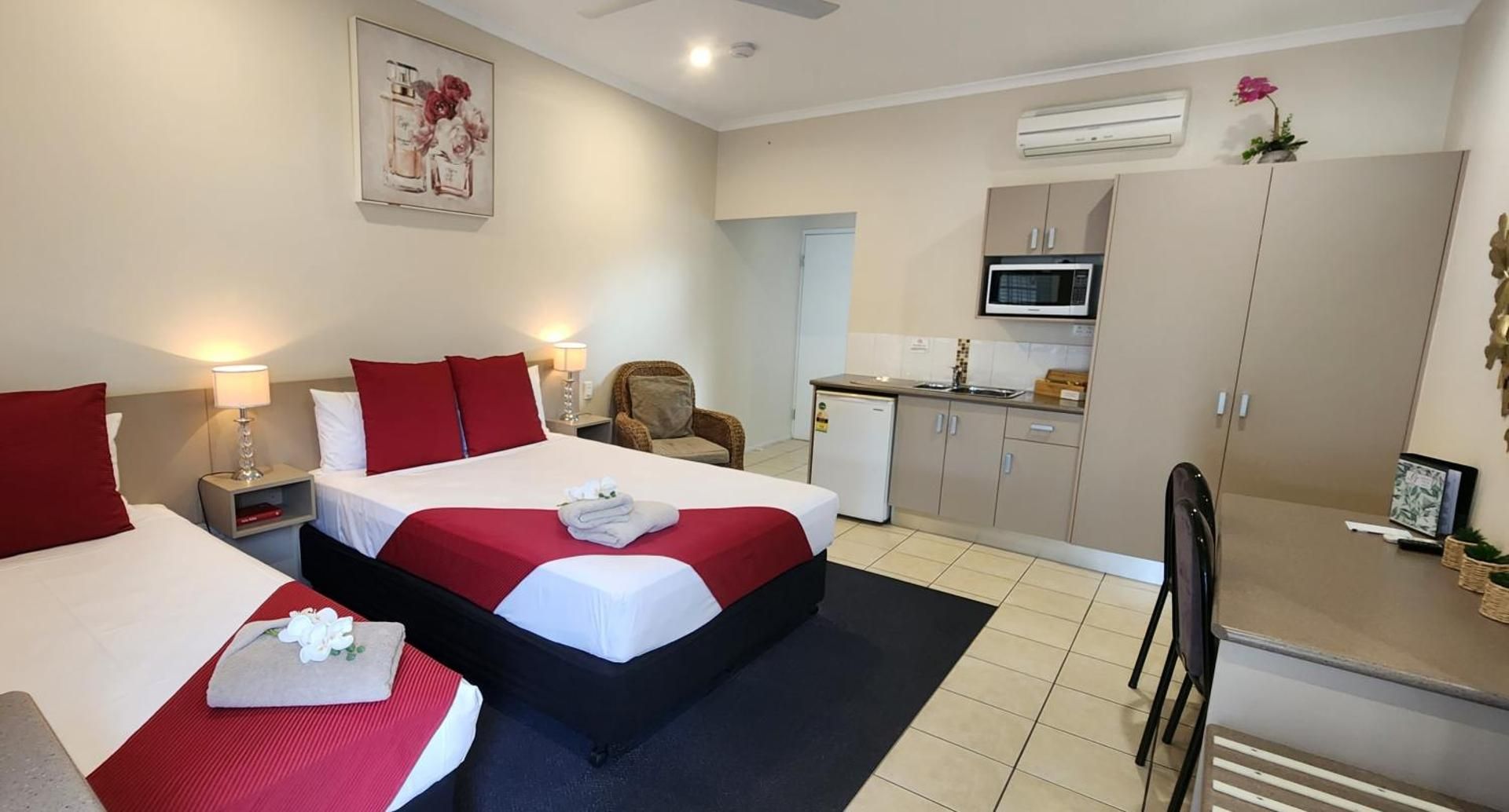 Deluxe Queen Room