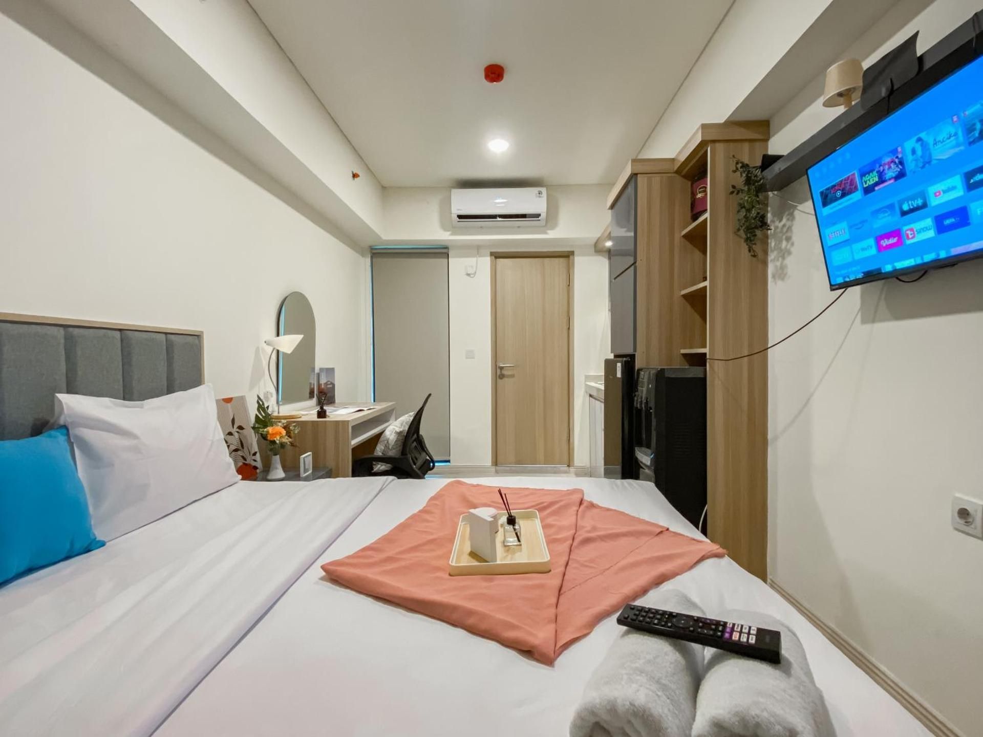 Studio Apartment