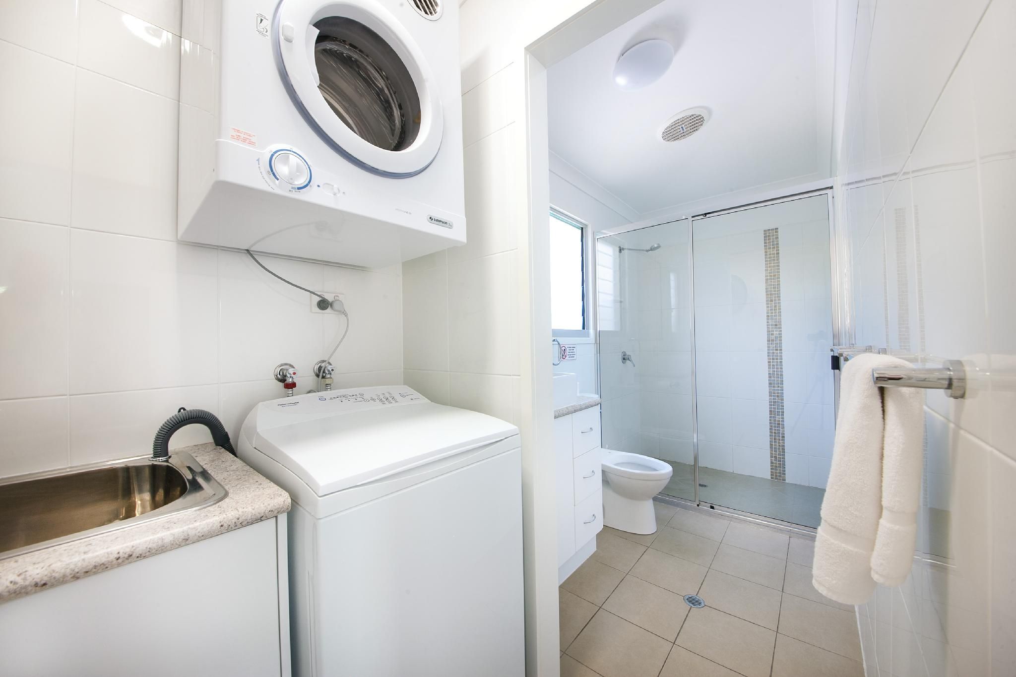 Sunset Cabins 1770 Sea View Villa 2