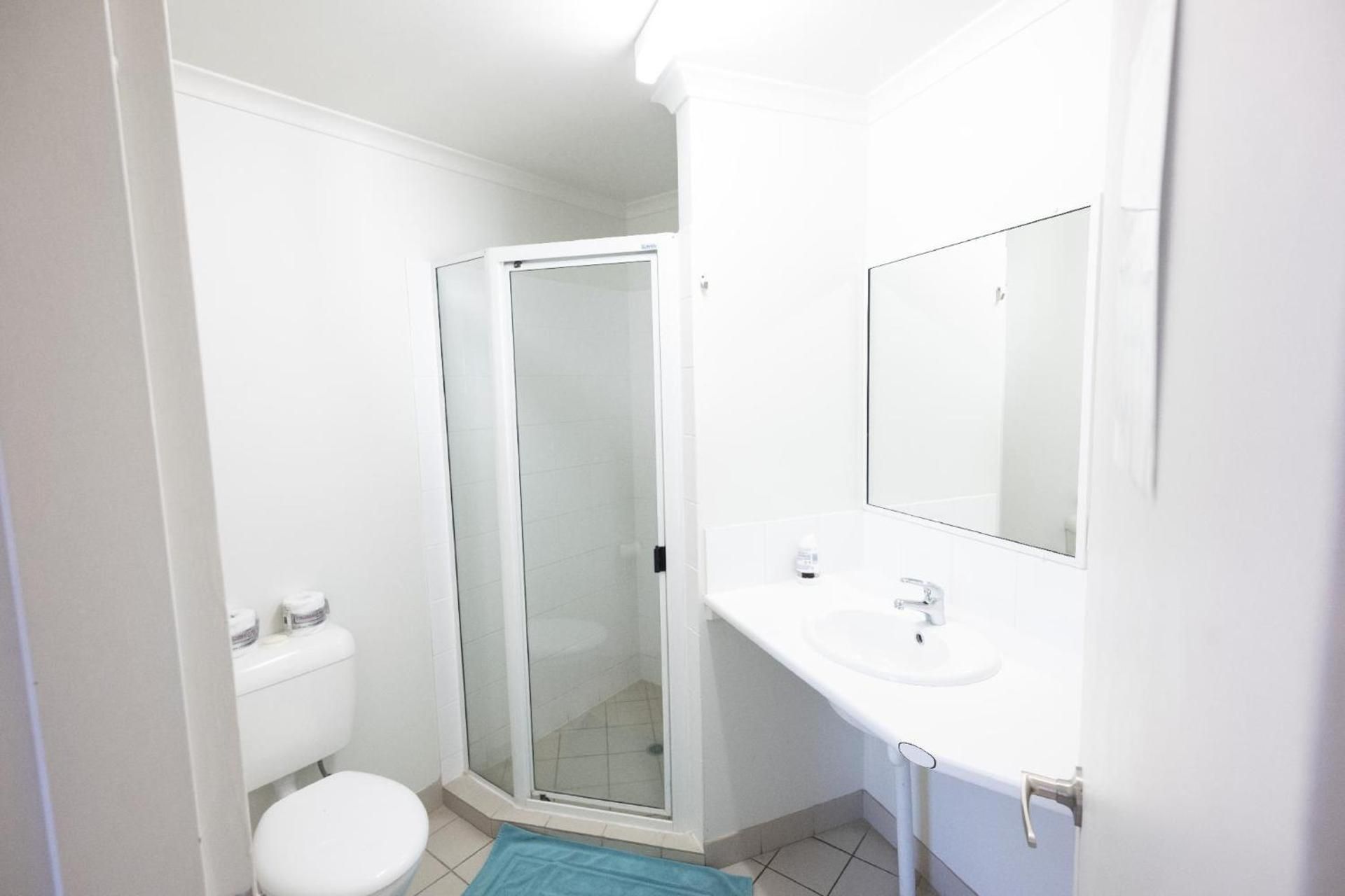 1770 Beachside Backpacker 1 Person in 10-Bed Dormitory - Female Only 3