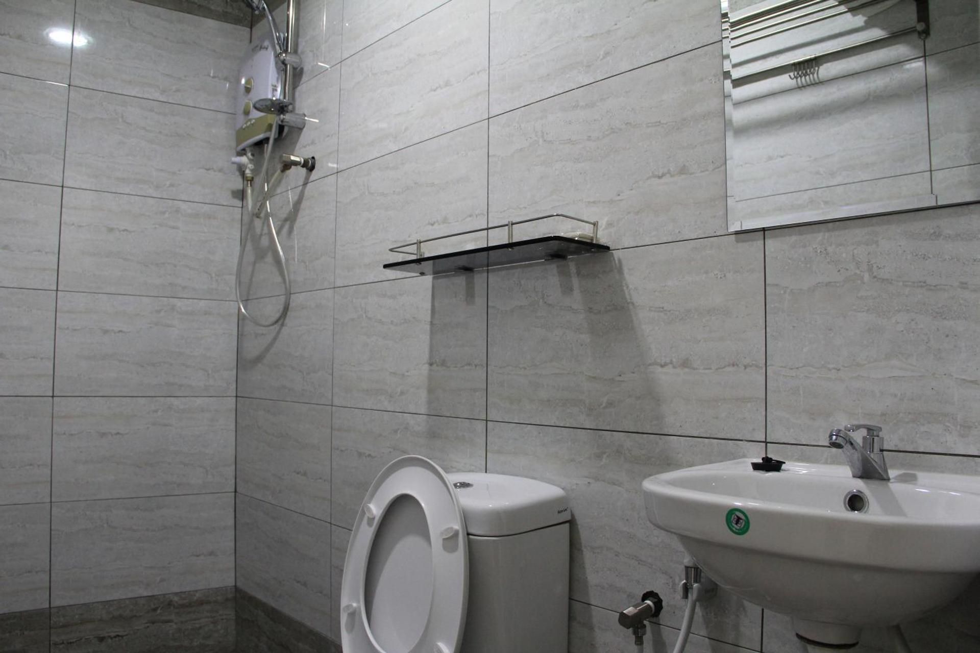 Big Apple Hotel Deluxe Single Room 2