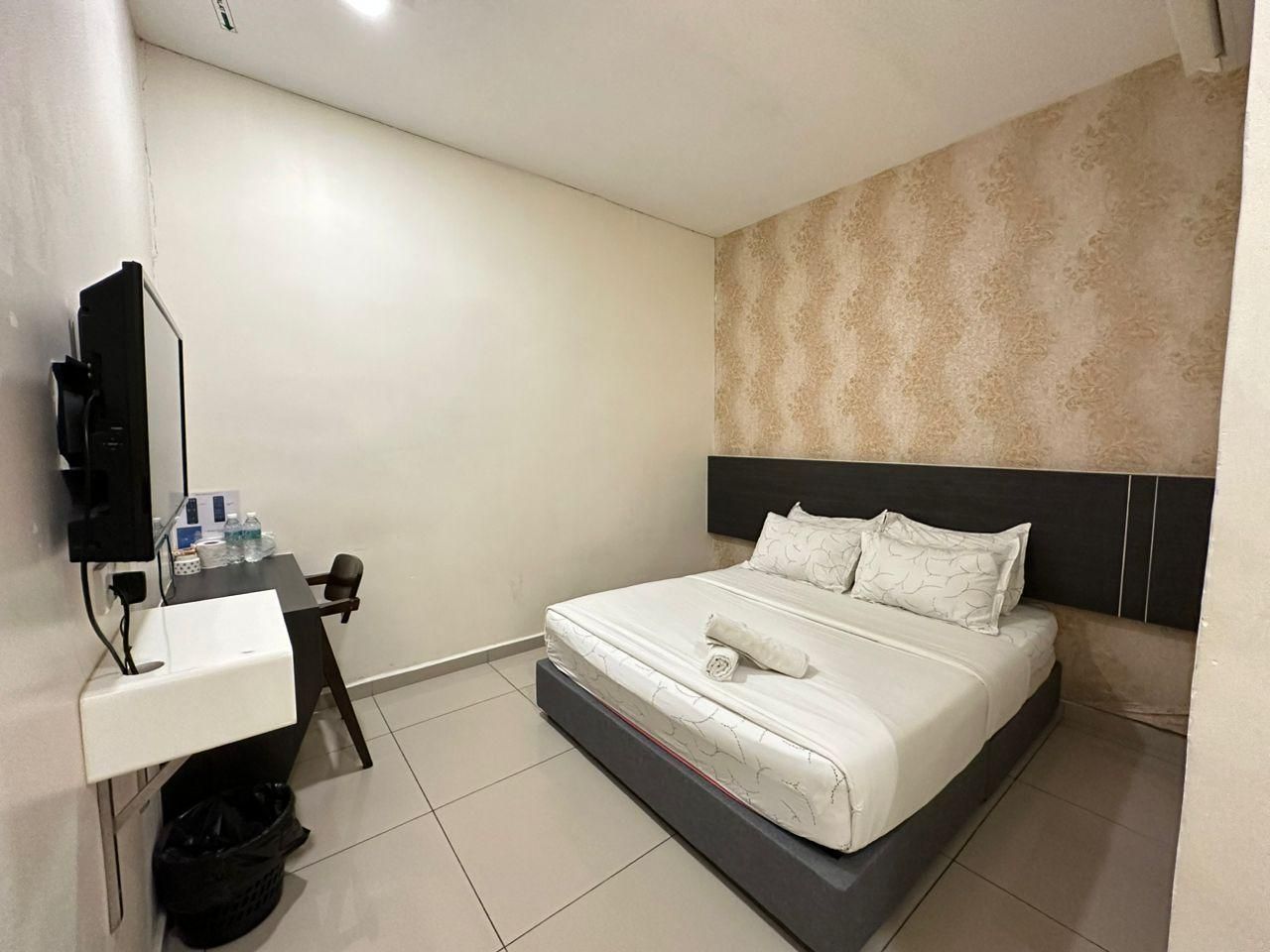 Queen Room