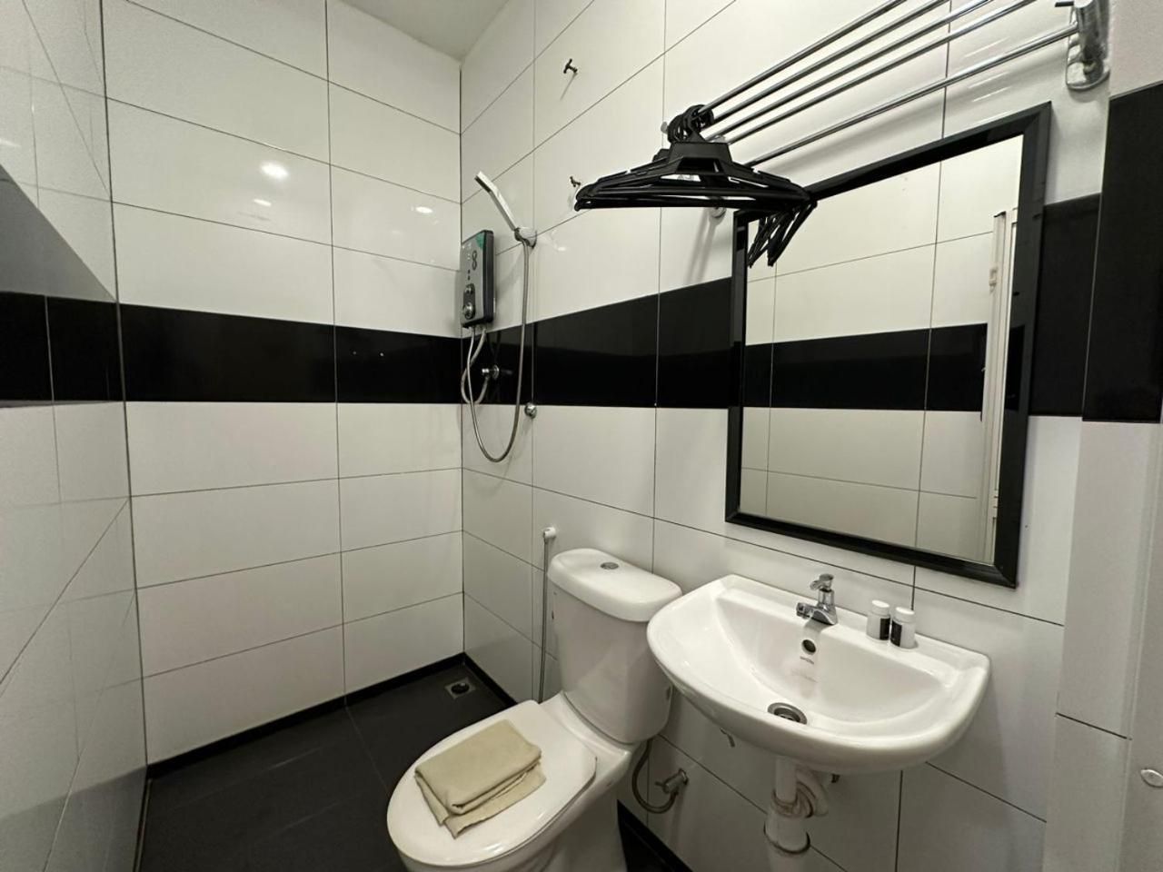 W F MOTEL Standard 3