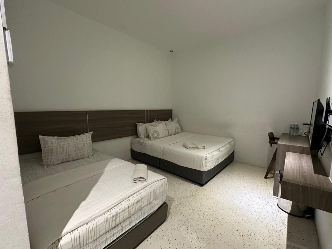 W F MOTEL Triple Room 2