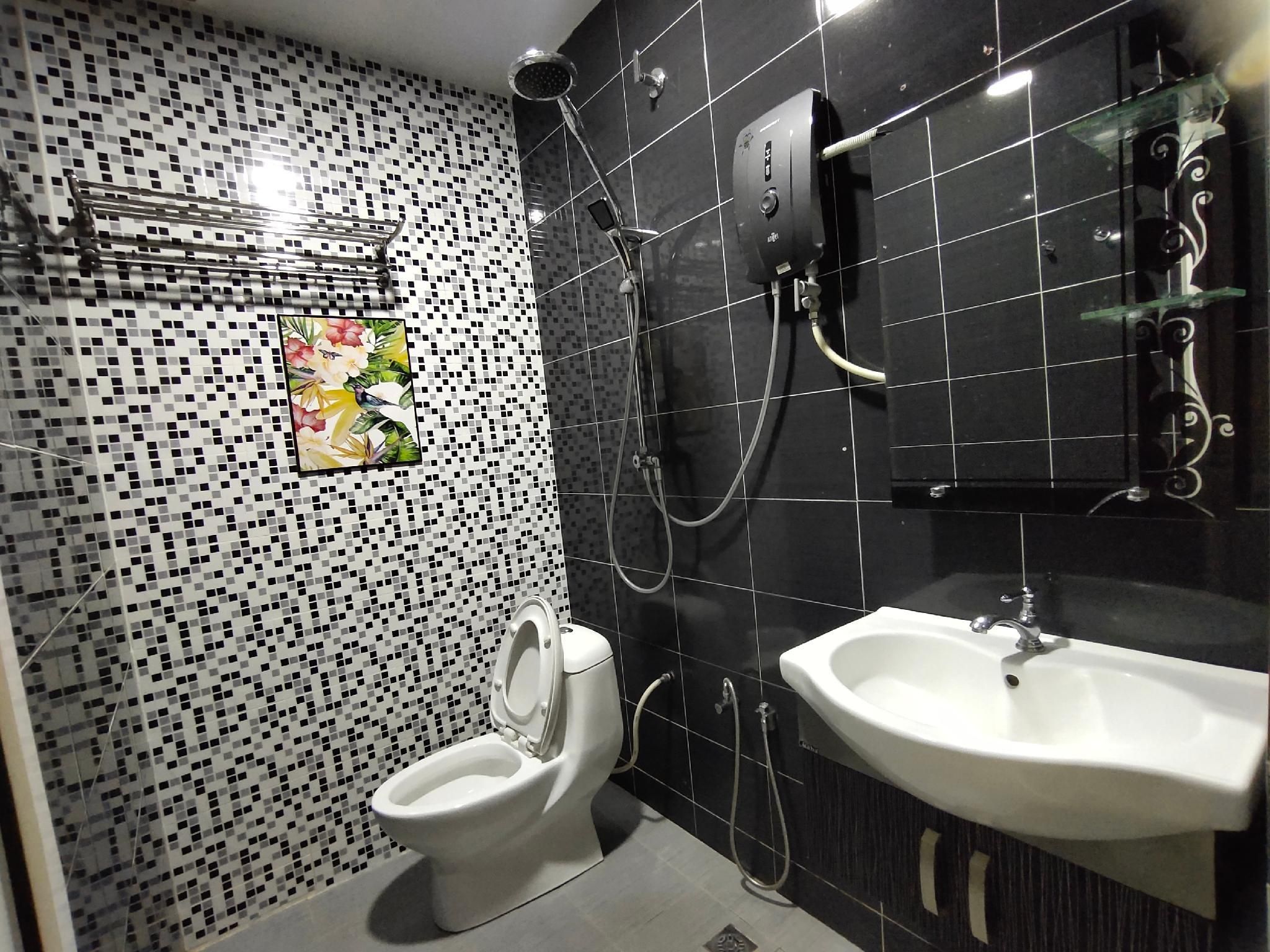 Oyasumi Hotel Deluxe Quadruple Room 3