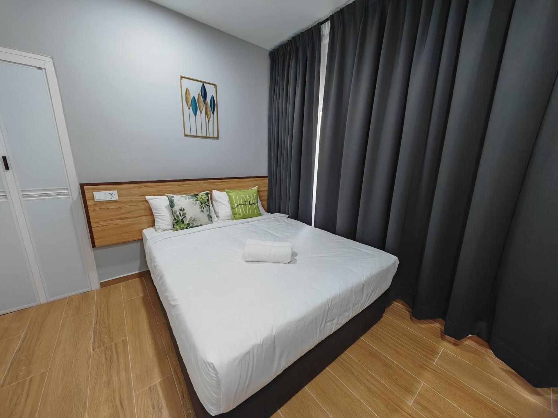 Premier Queen Room