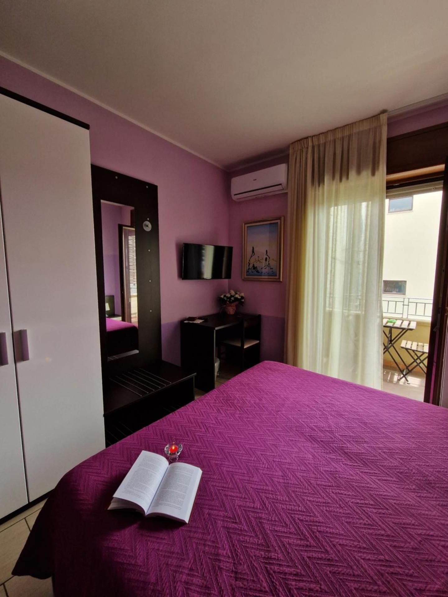 Deluxe Double or Twin Room