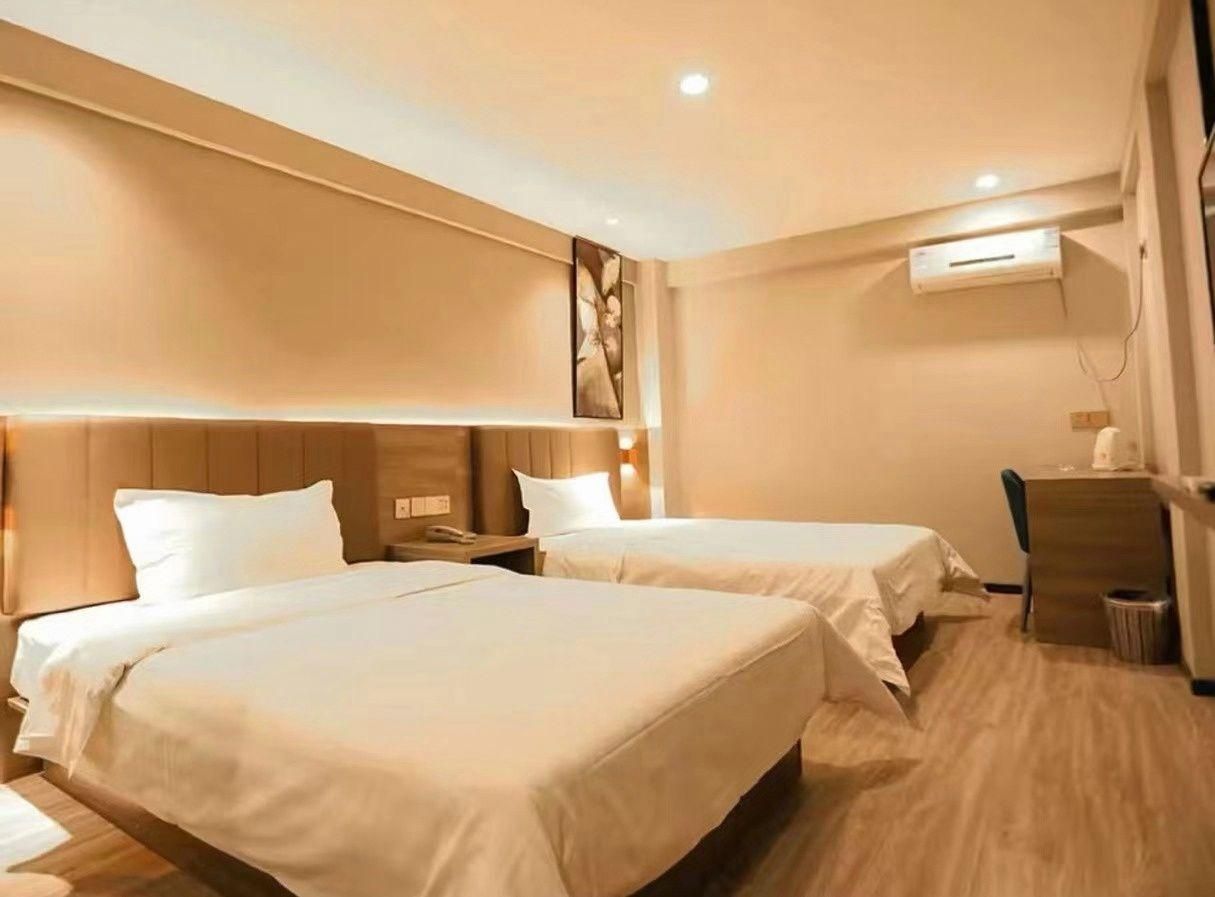 Economy Room
