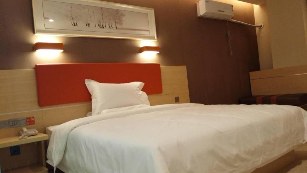 Premium Queen Room