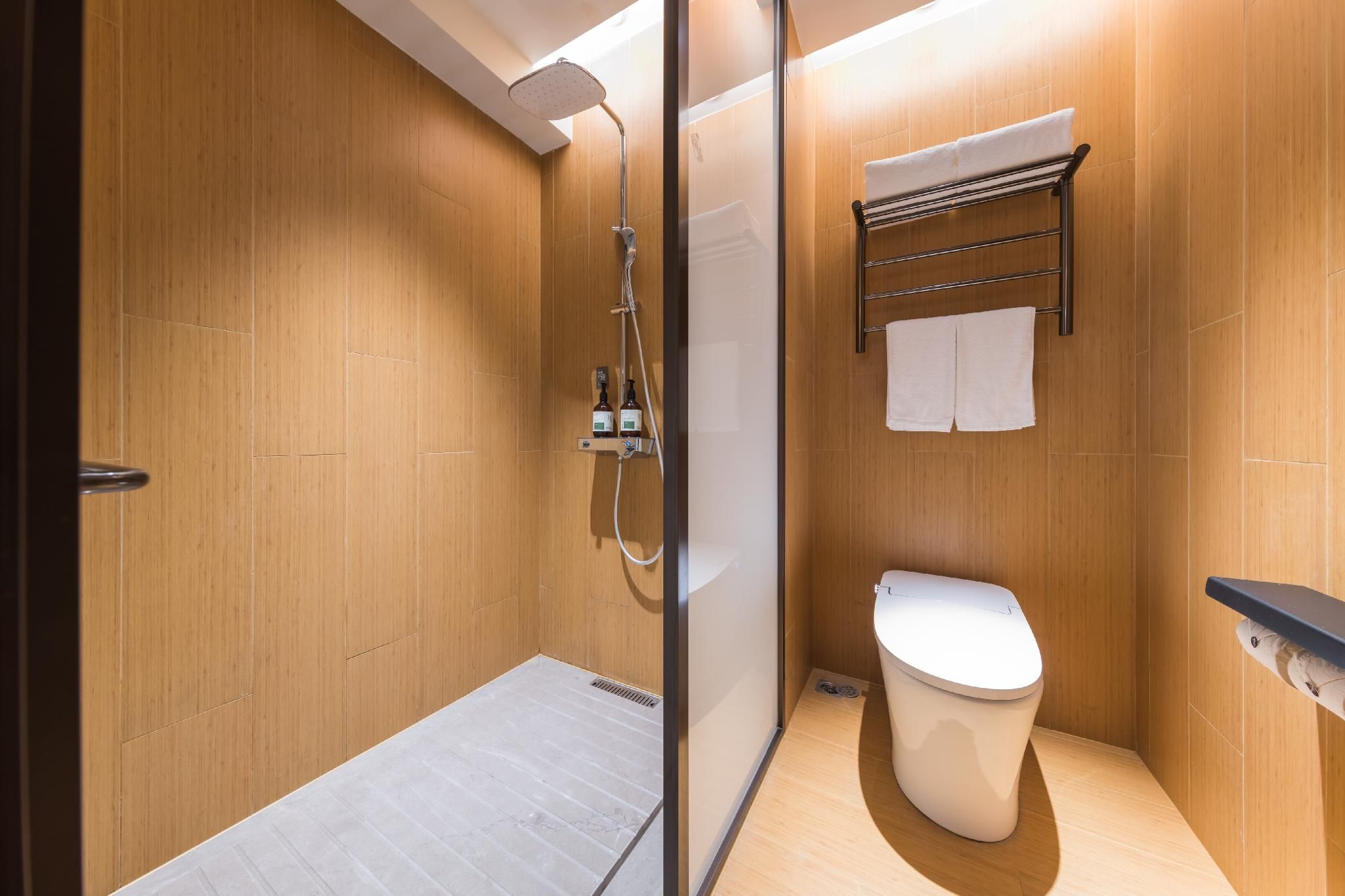 Business Queen Bed Room