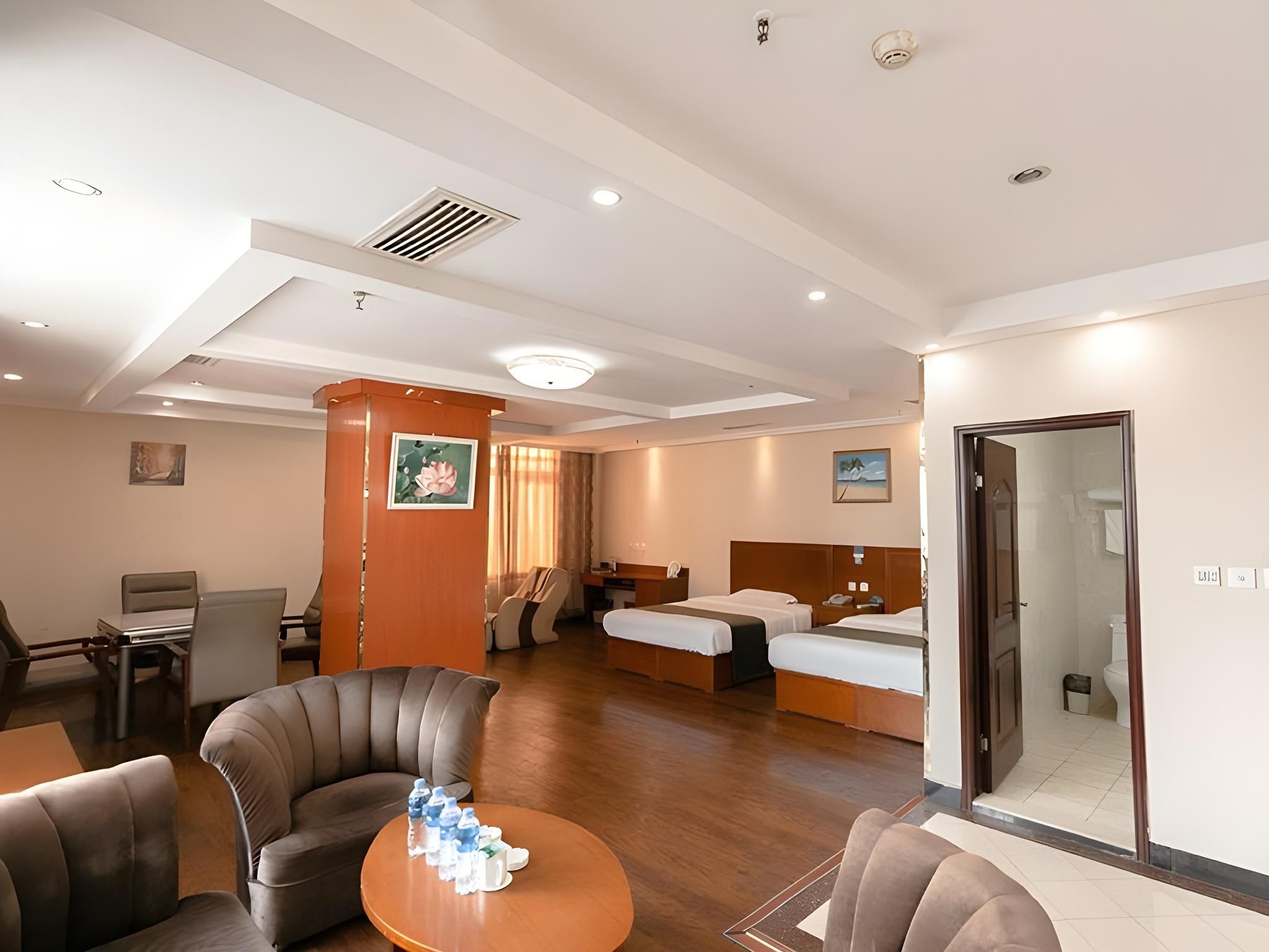 Twin Room with View