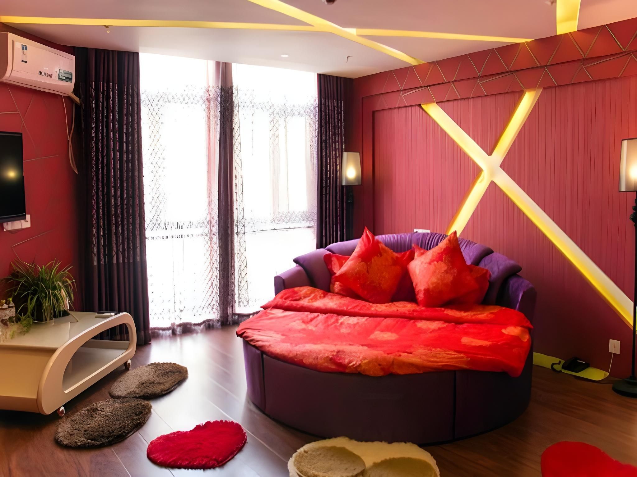 Feature Queen Room