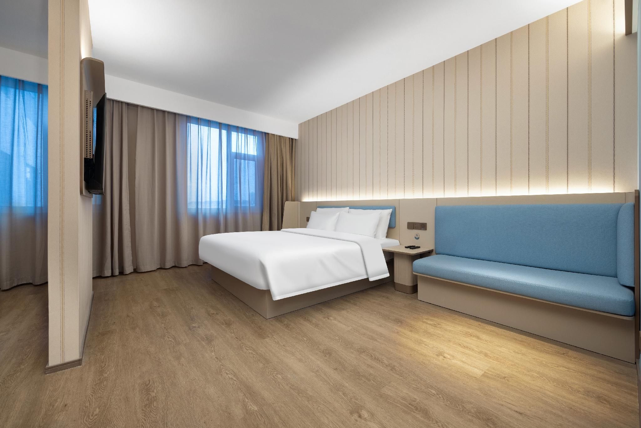 Huazhu - Deluxe Bed Room
