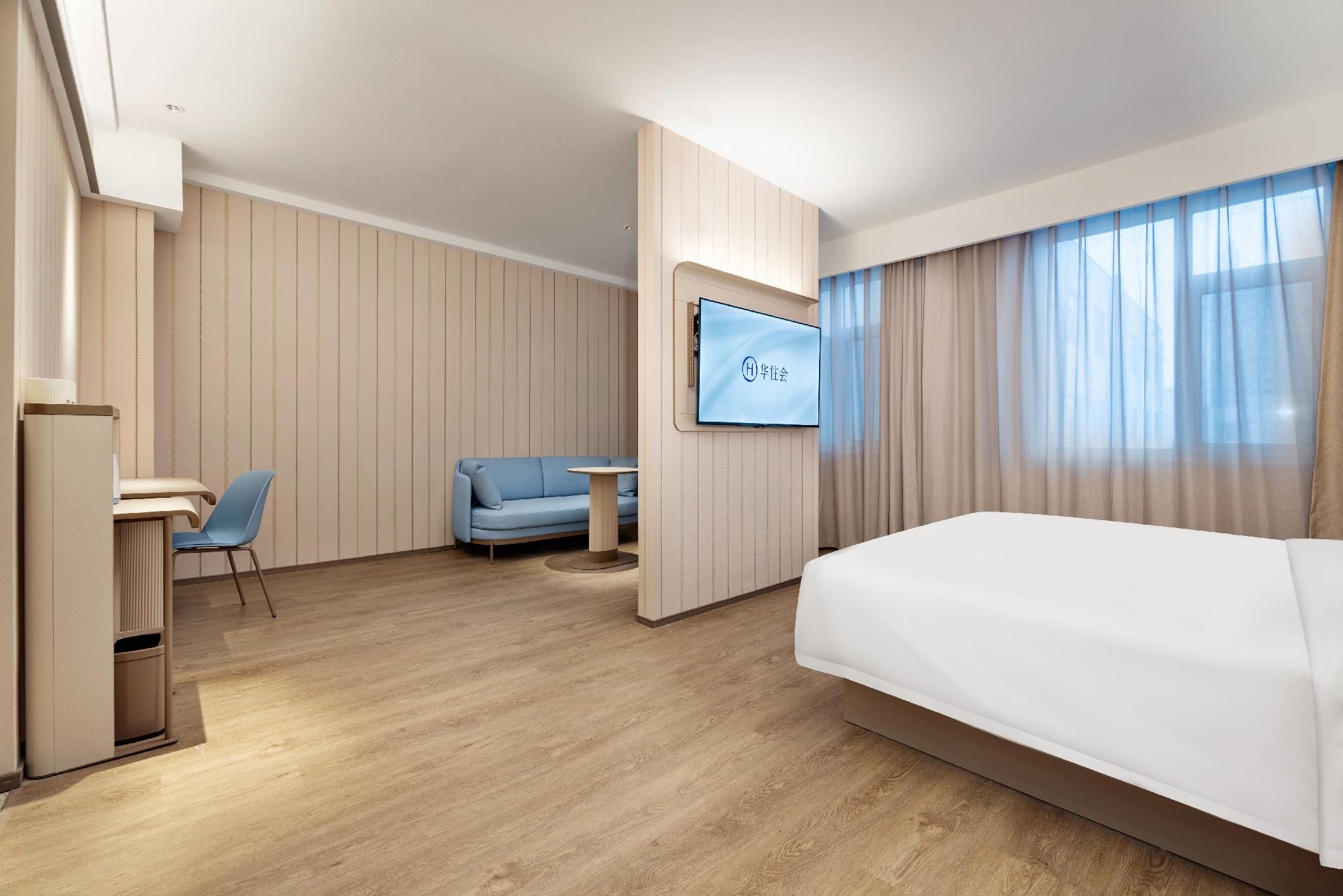 Huazhu - Deluxe Bed Room