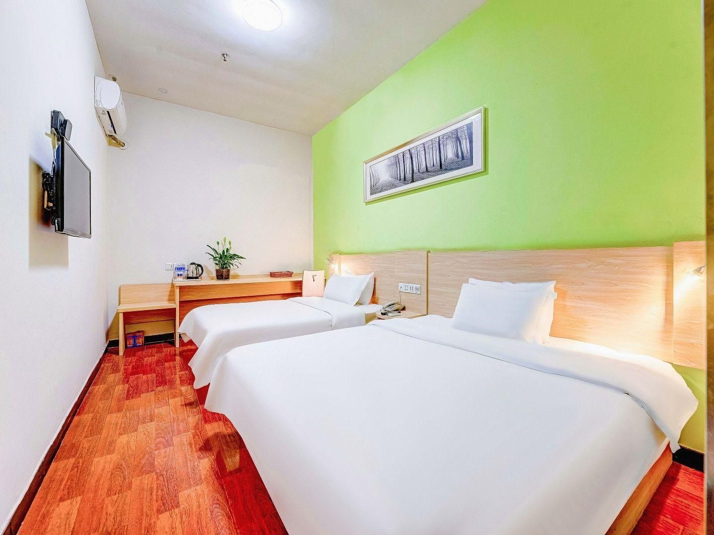 Economy Room