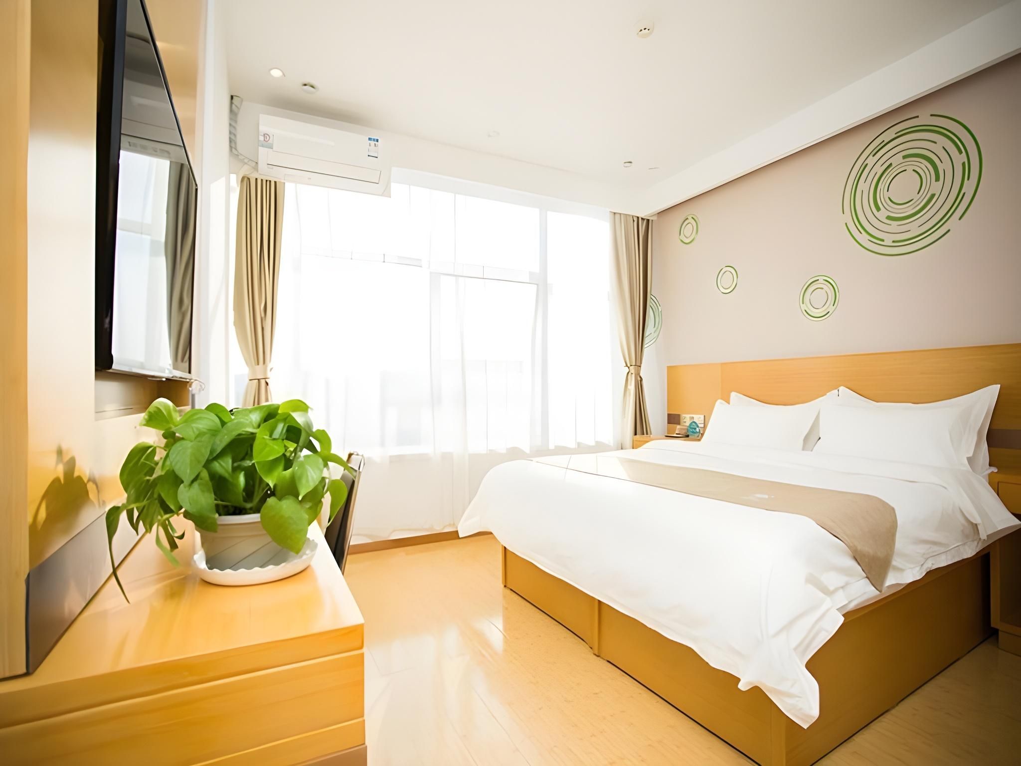 Business Queen Room