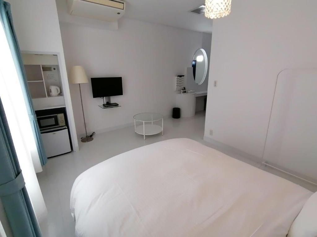 Double Room 1 - Non-Smoking, No Pets