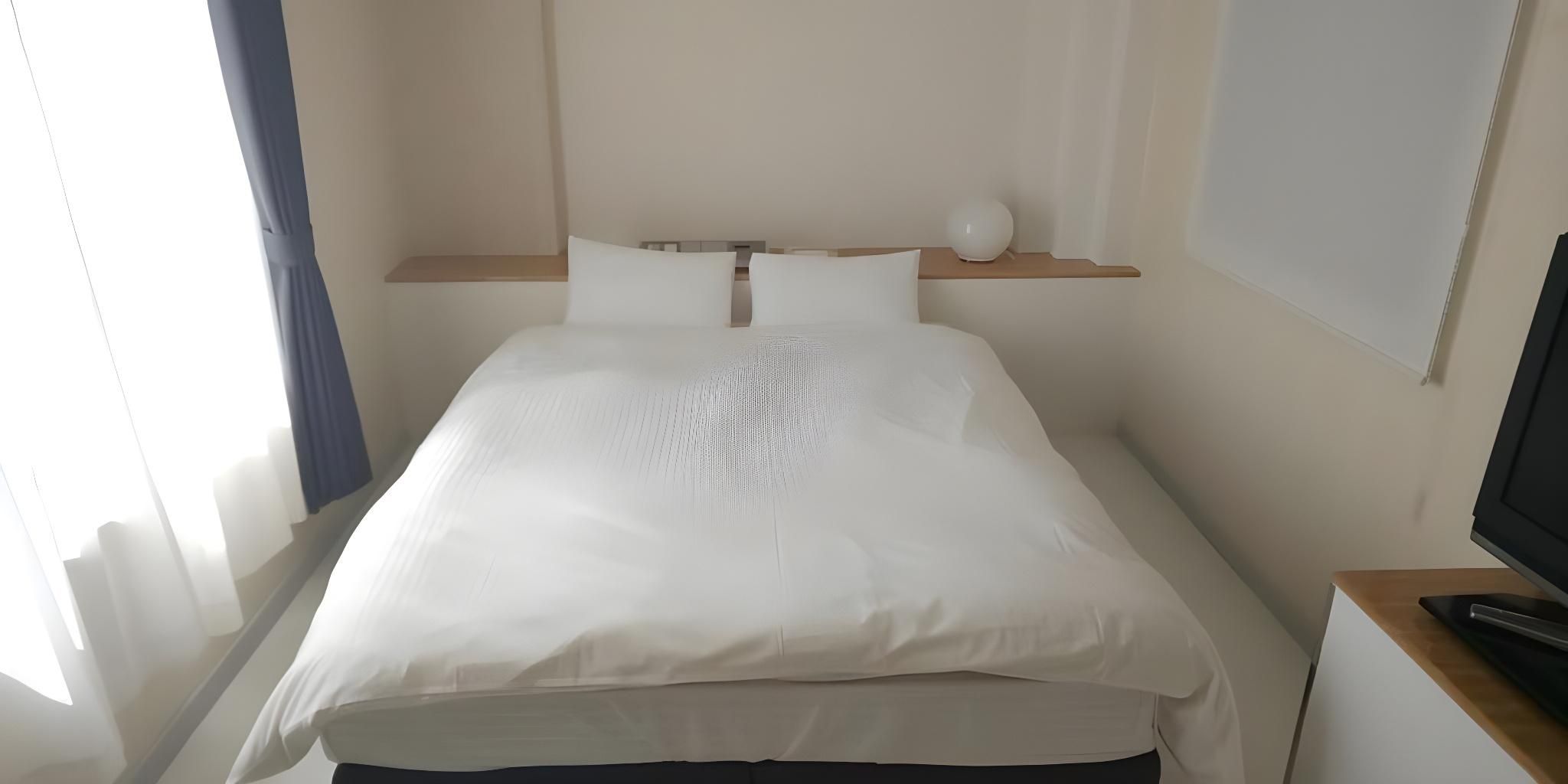 Double Room 1 - Smoking Allowed, No Pets