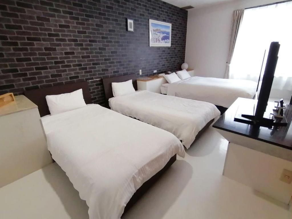Twin Room 1 - Non-Smoking, No Pets