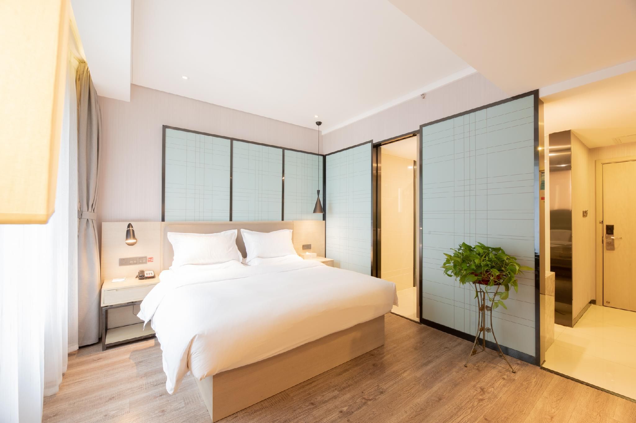 Huazhu - Superior BedRoom