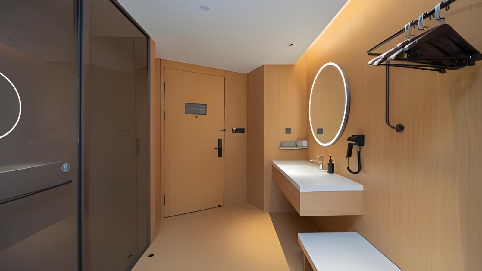 Huazhu - Superior Twin