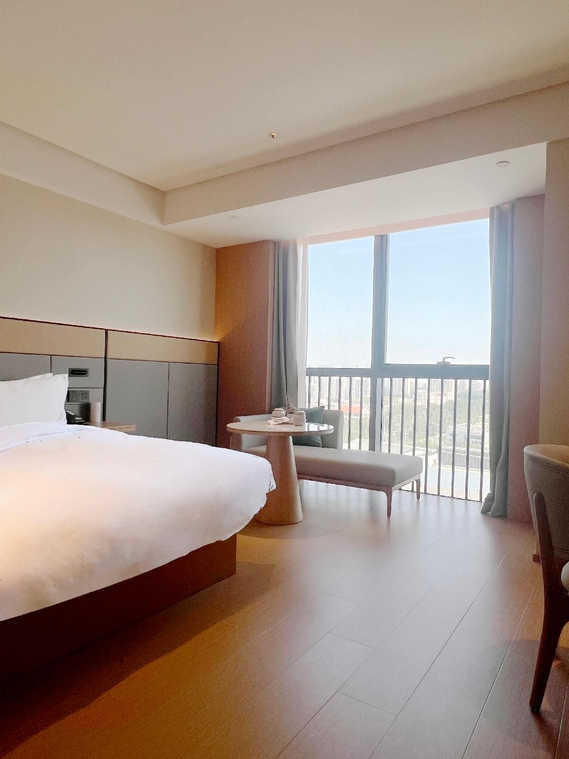 Superior Queen Room with View