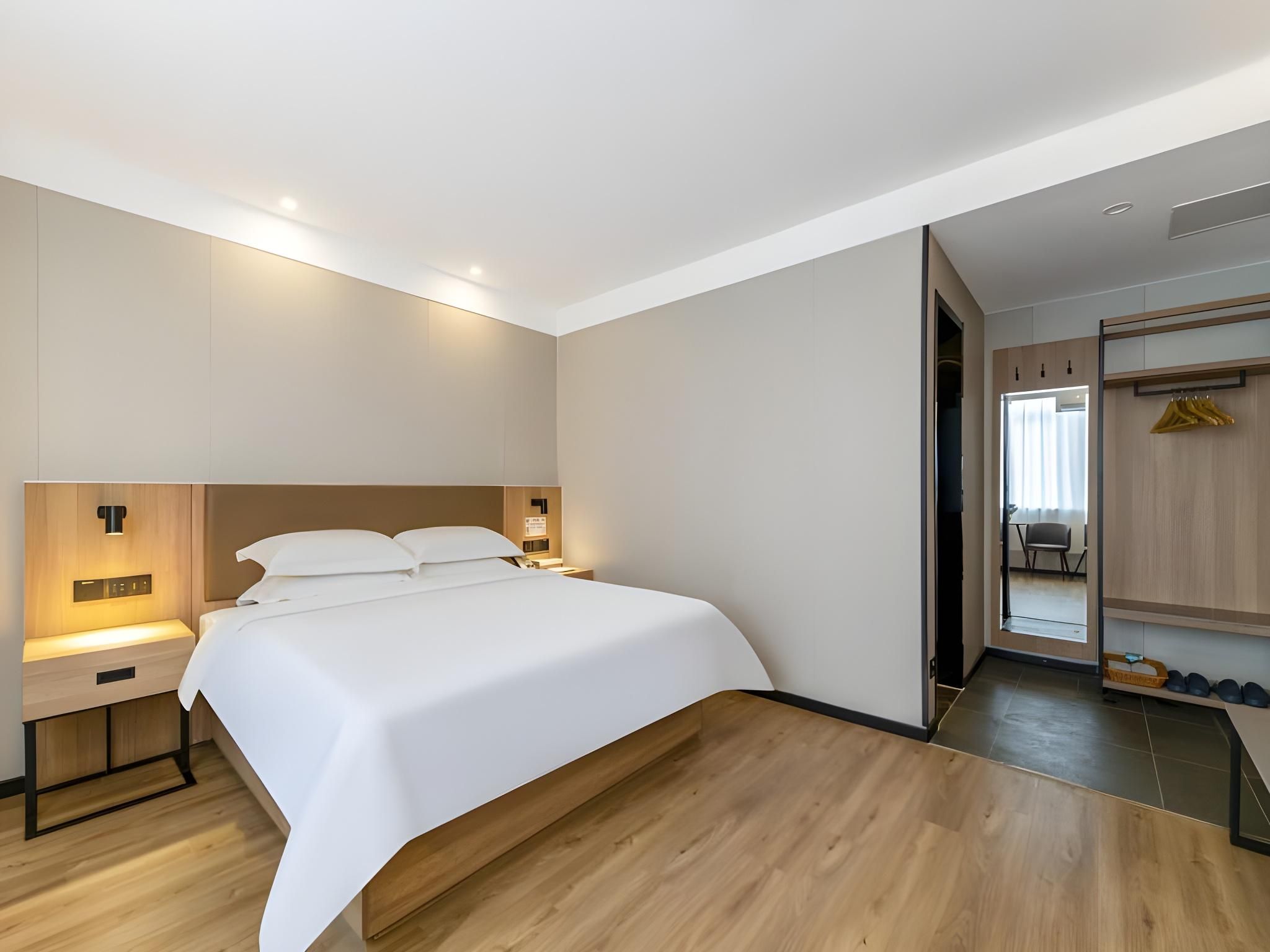 GTI - Intelligent Queen Room