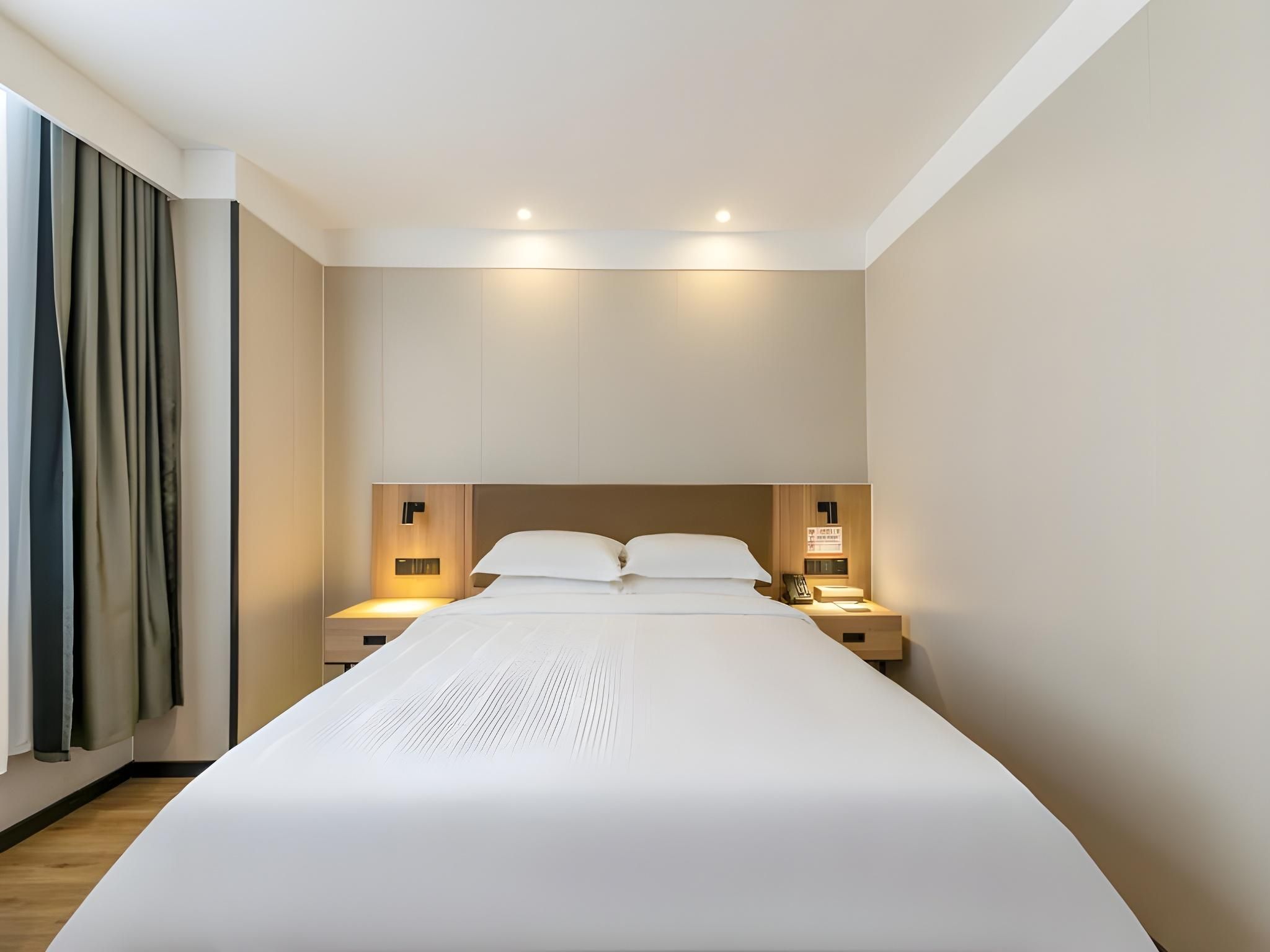 GTI - Intelligent Queen Room