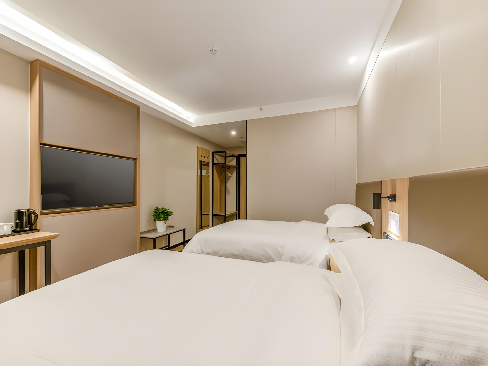 2 Bed Twin Superior Room