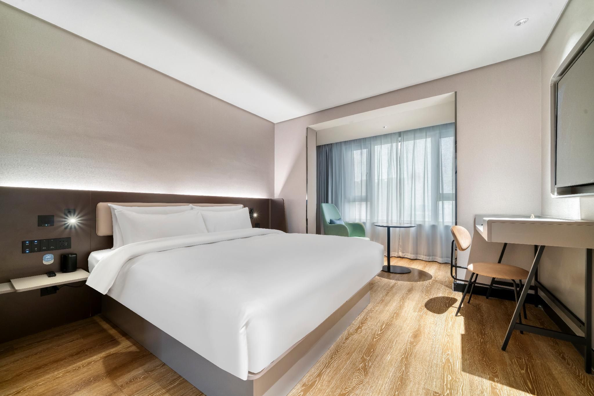 Business Queen Bed Room
