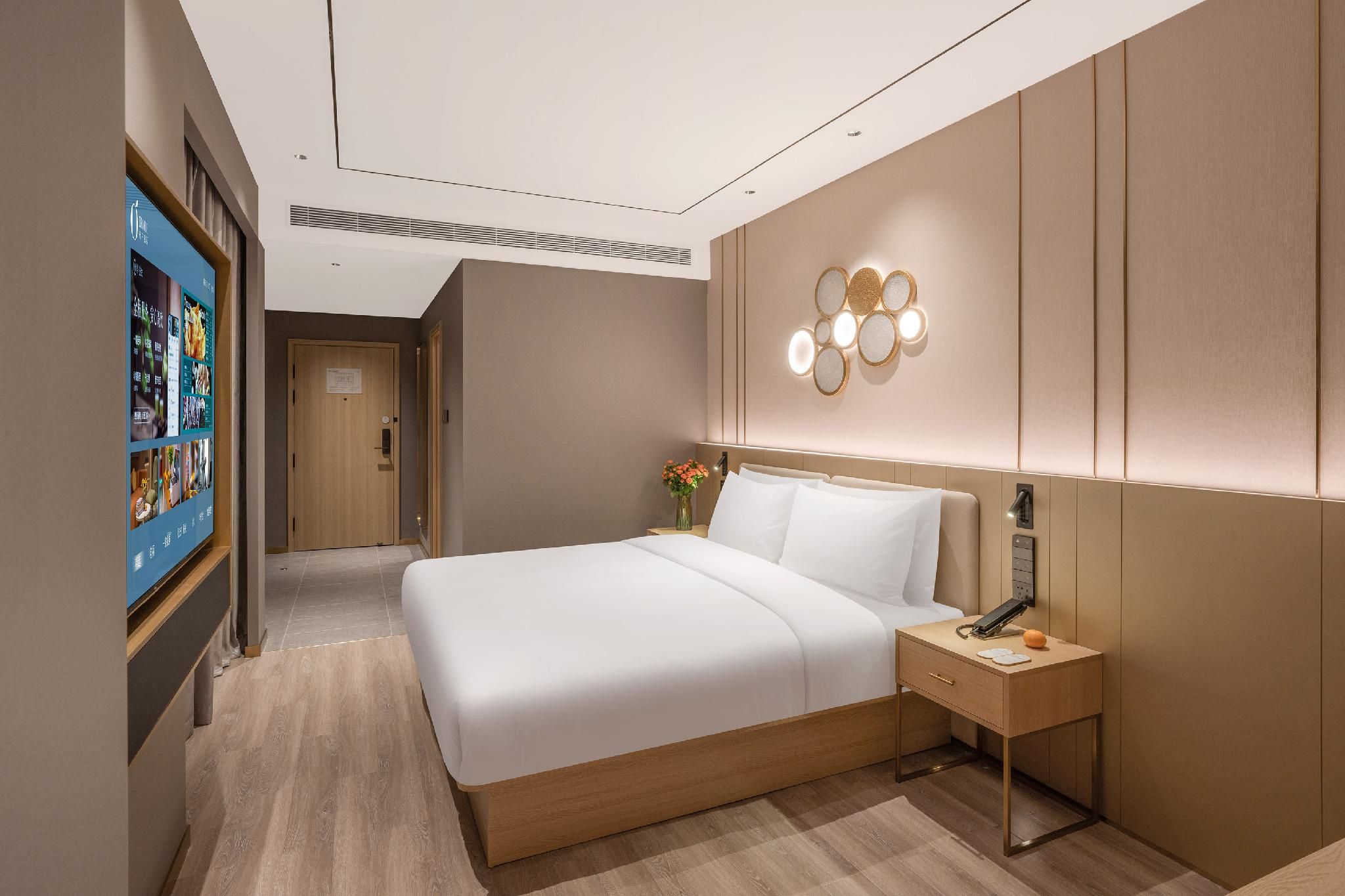 Huazhu - Yueruo Liujin Bed Room