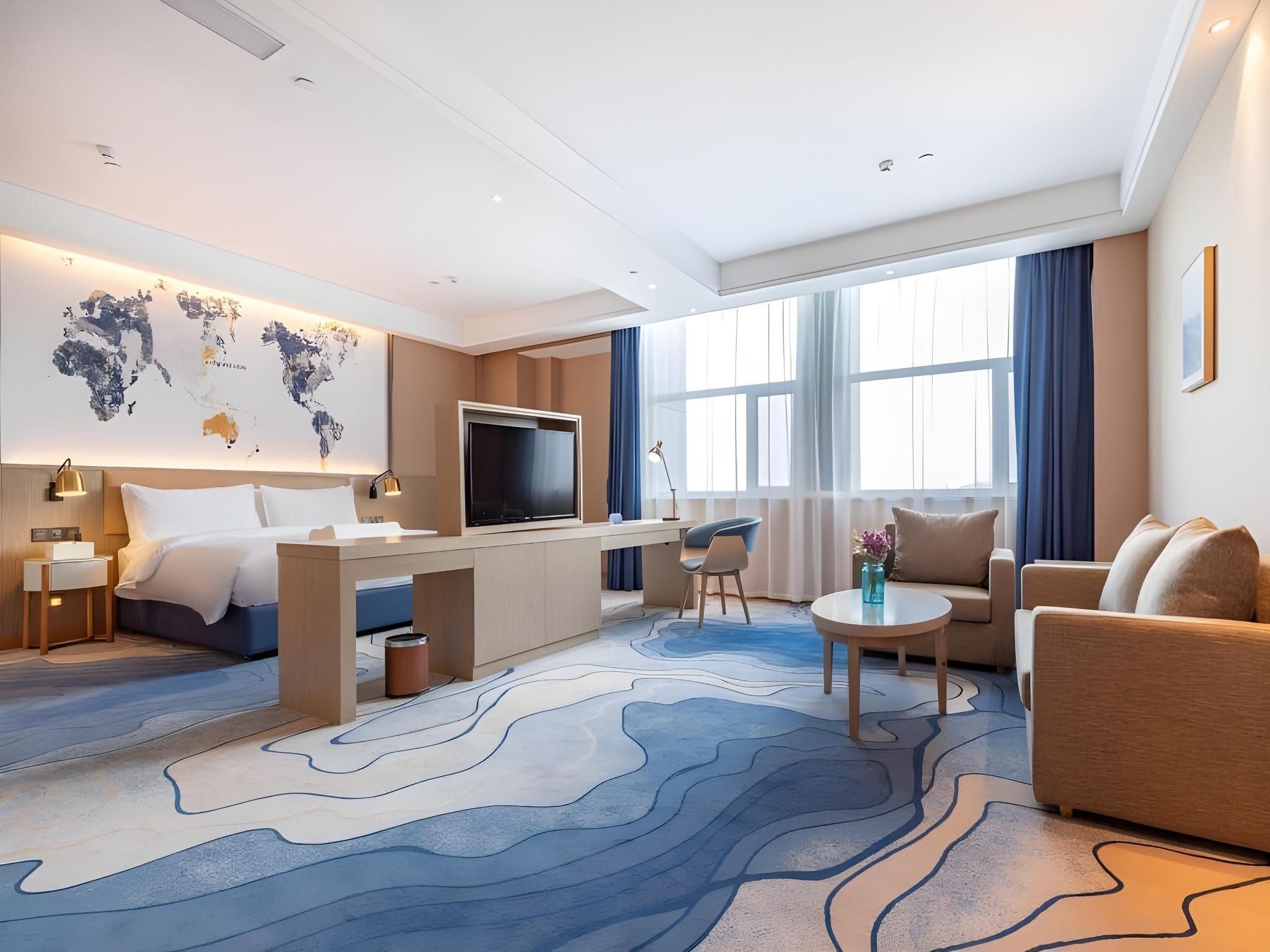 Kyriad KY Suite Room