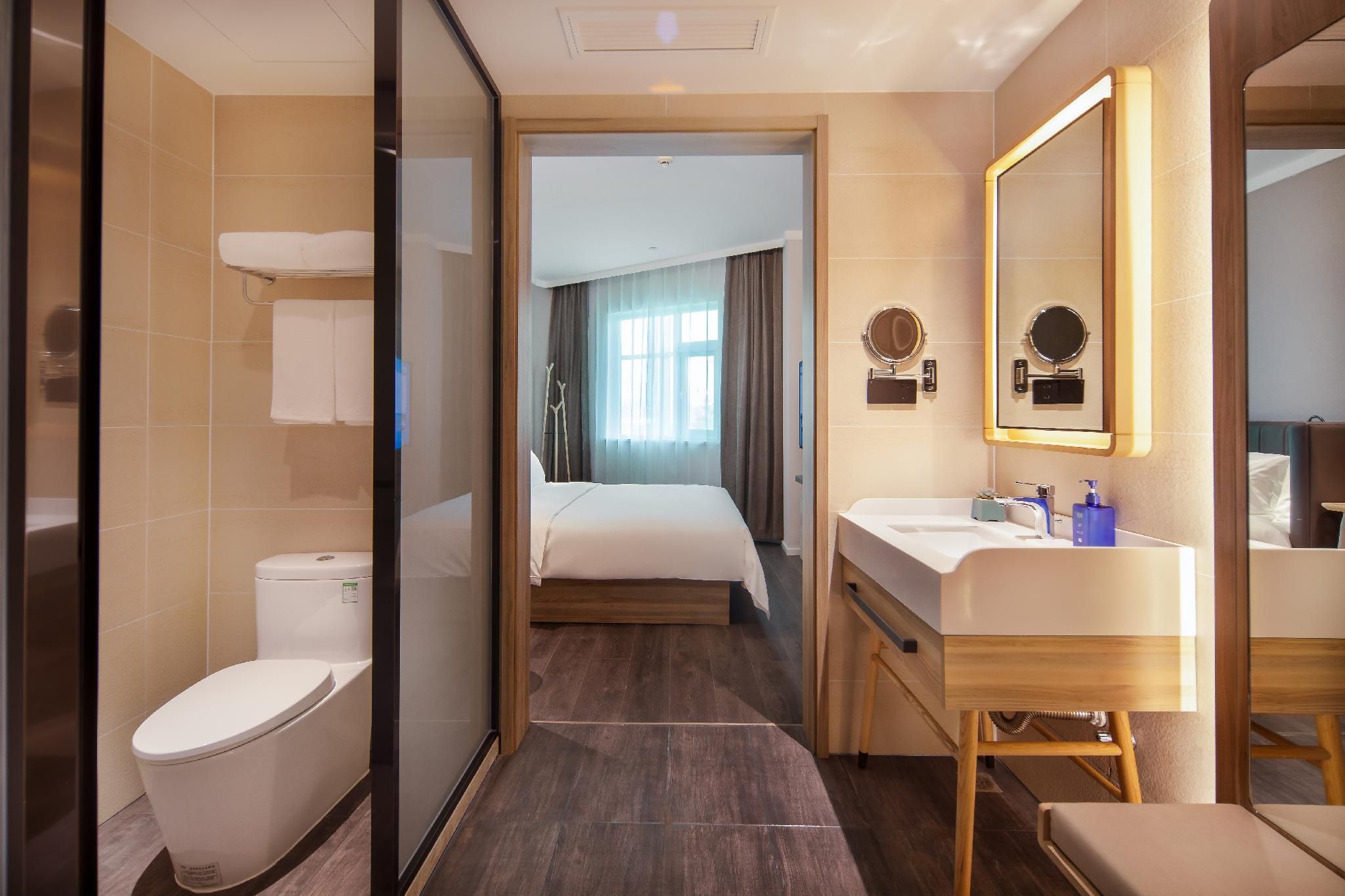 Huazhu - Superior BedRoom