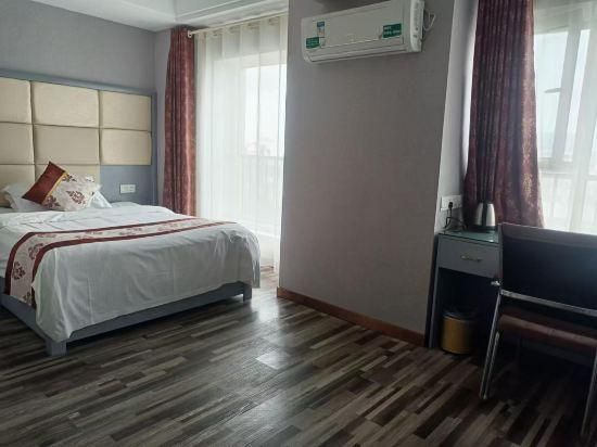 Standard - Queen Room