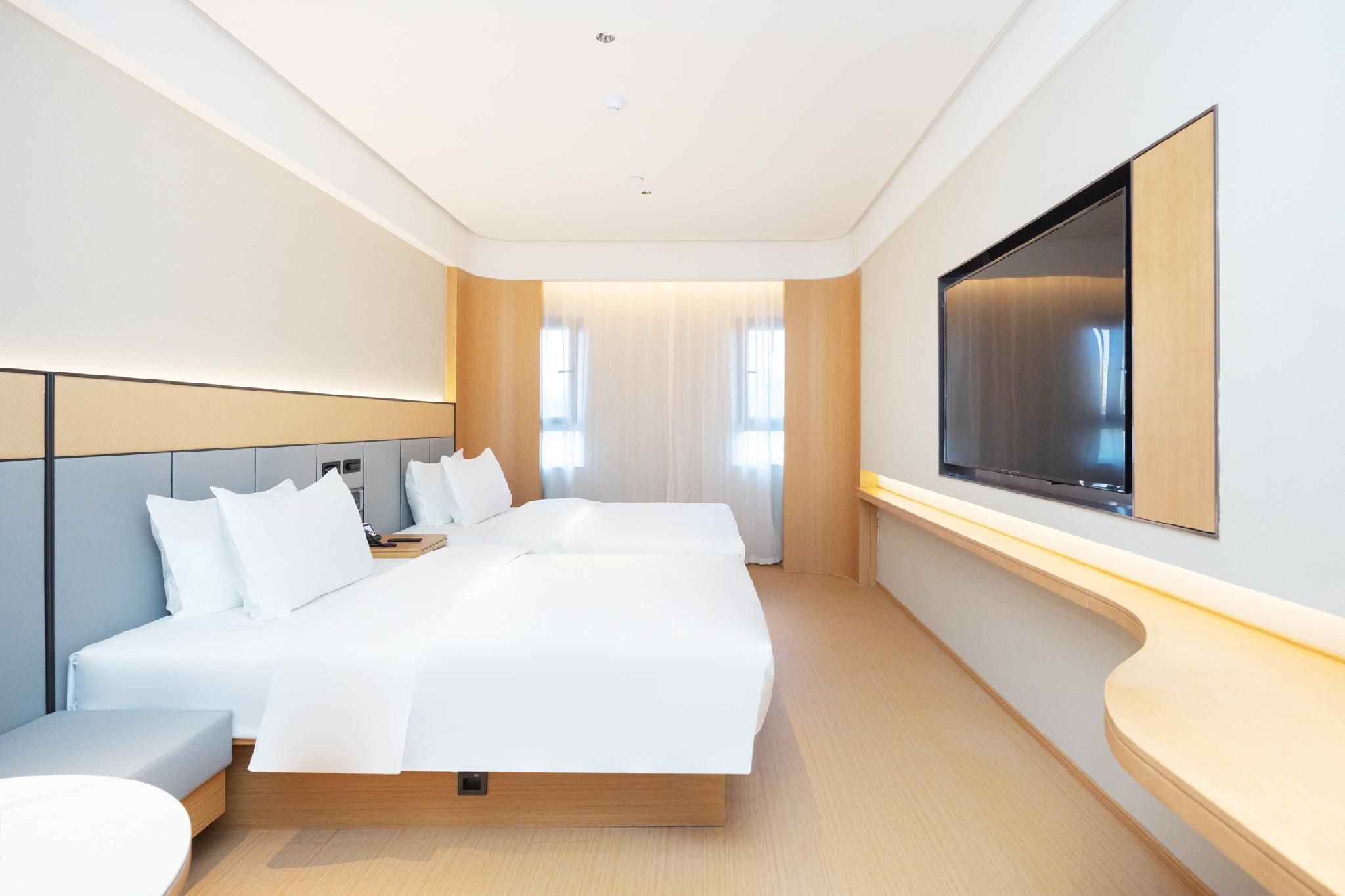 Huazhu - Superior Twin