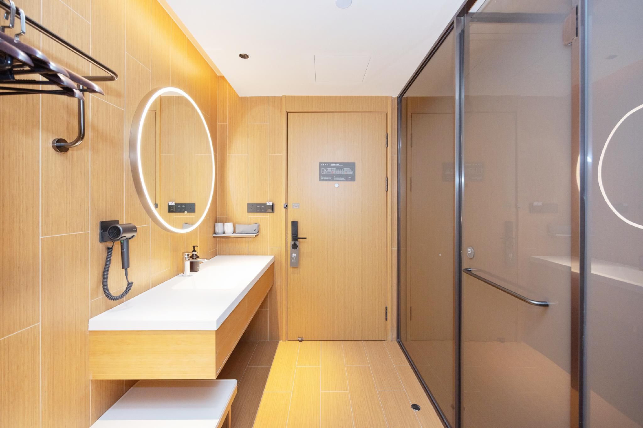 Huazhu - Superior BedRoom