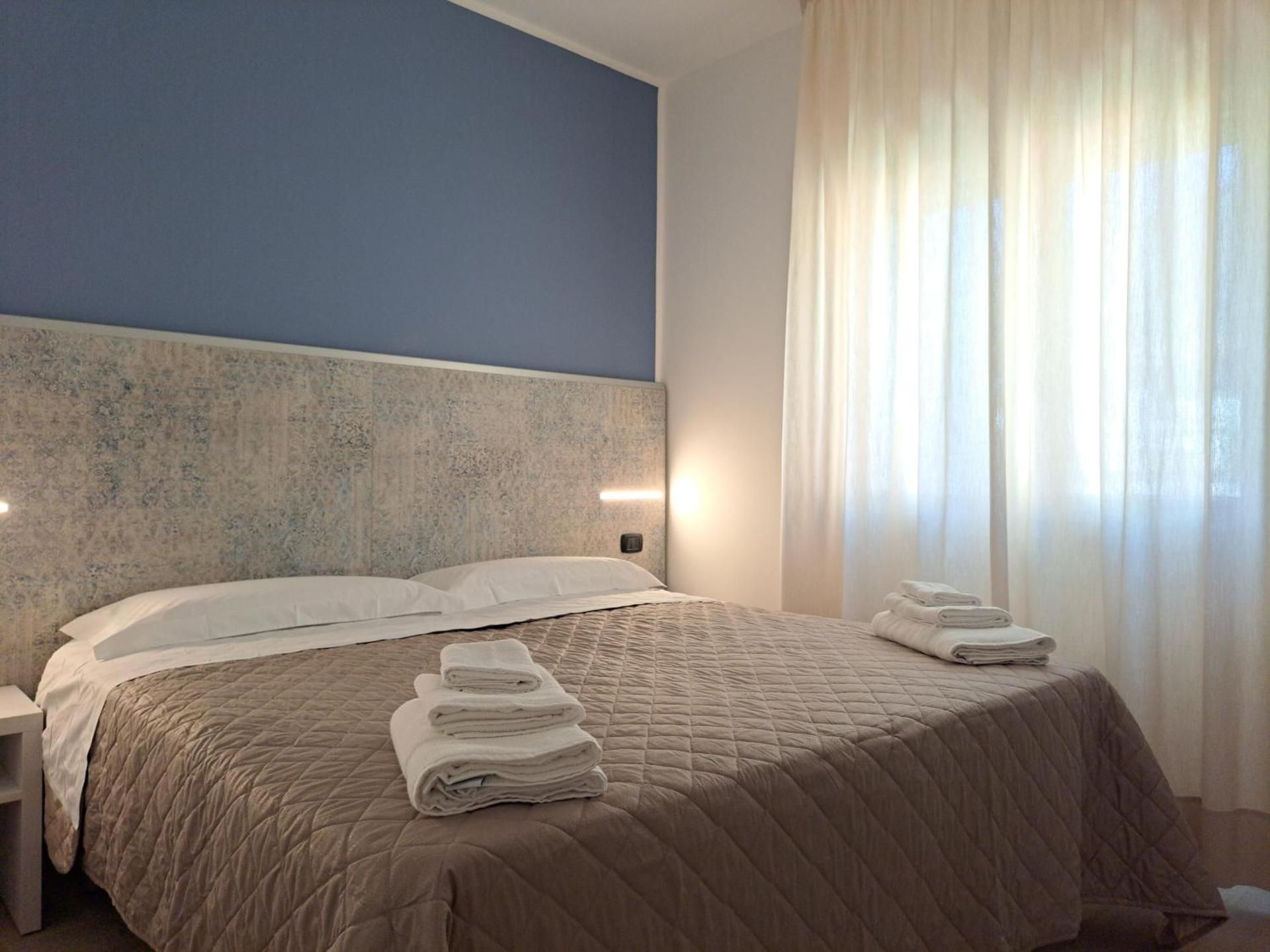 One-Bedroom Apartment with Balcony