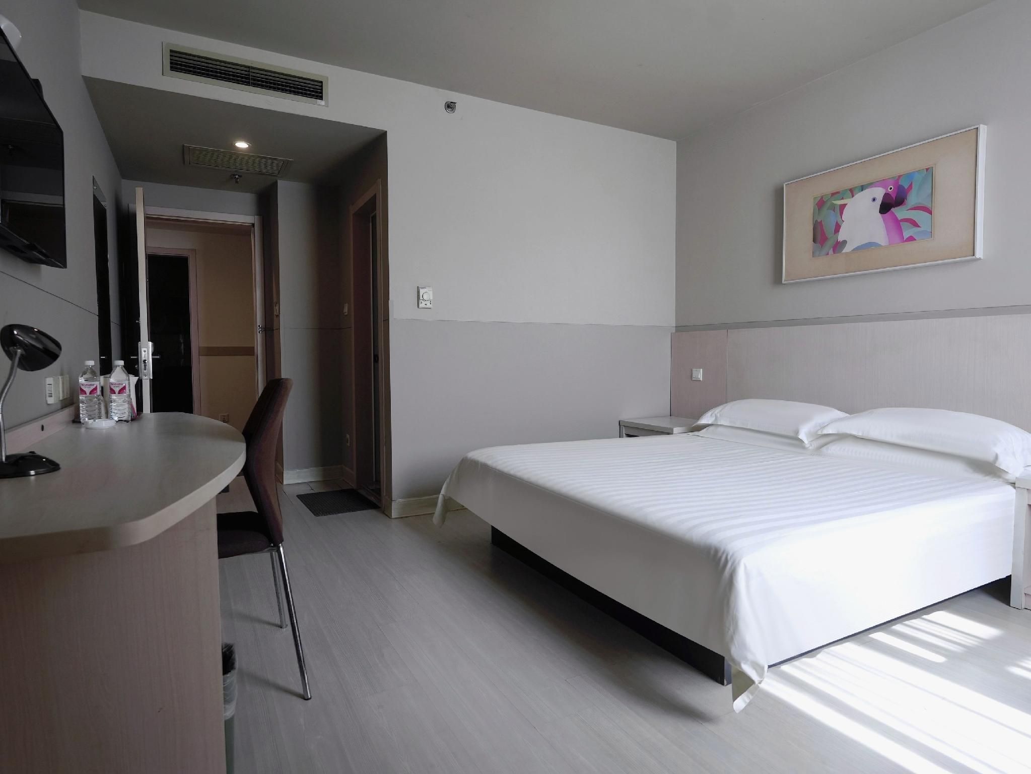 WH - Superior Bed Room