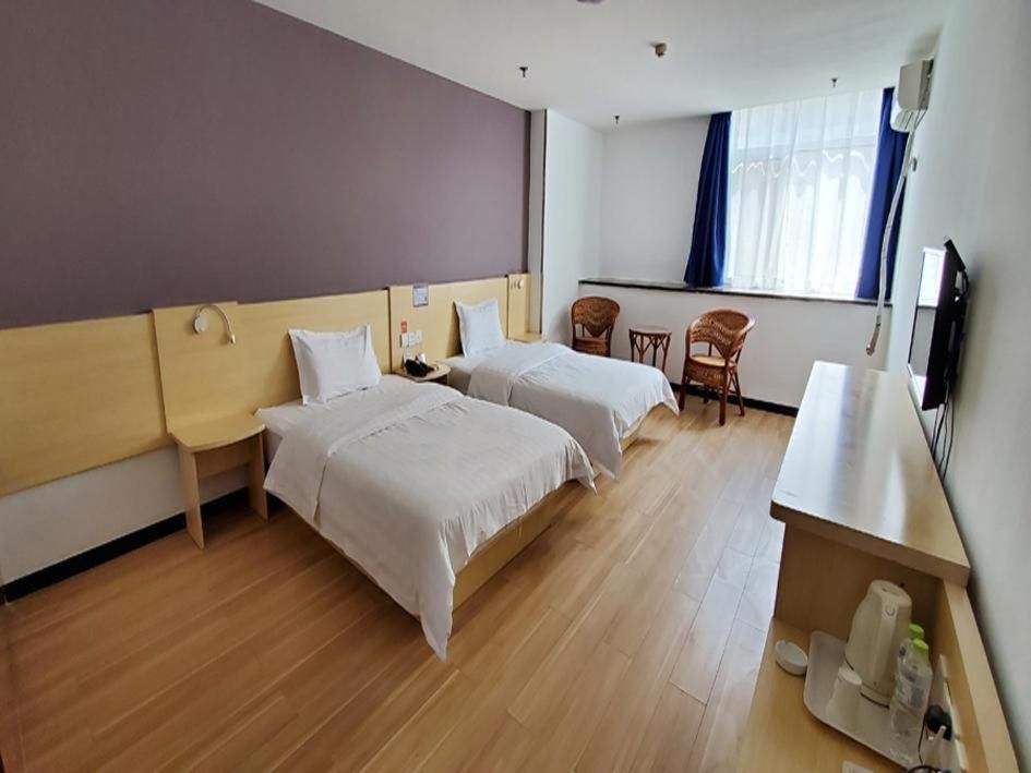 Comfortable Twin Room
